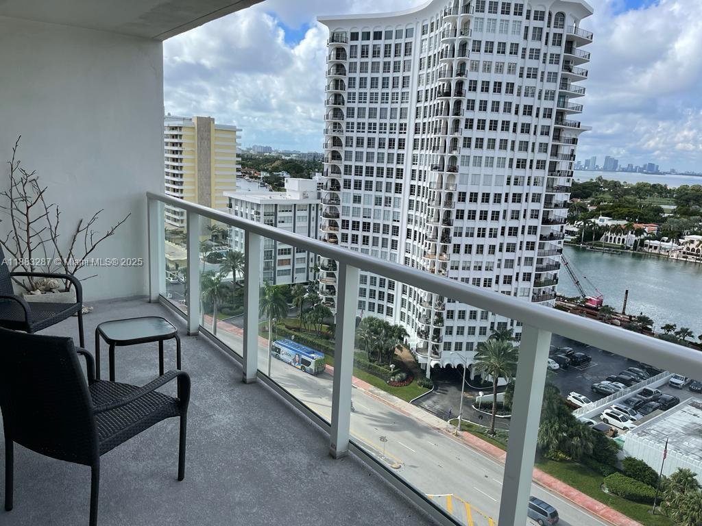 5701 Collins Ave #1411