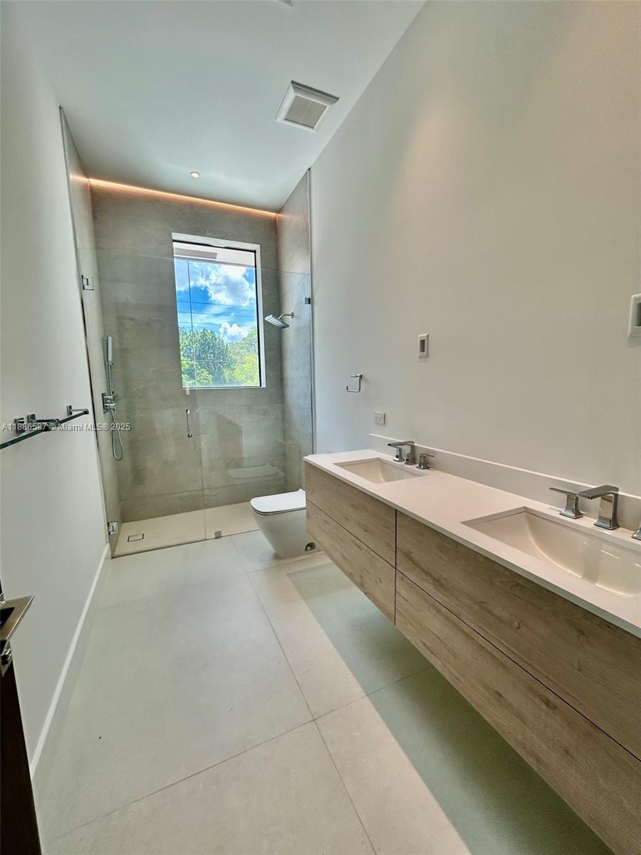 741 NE 70th St Miami, FL 33138