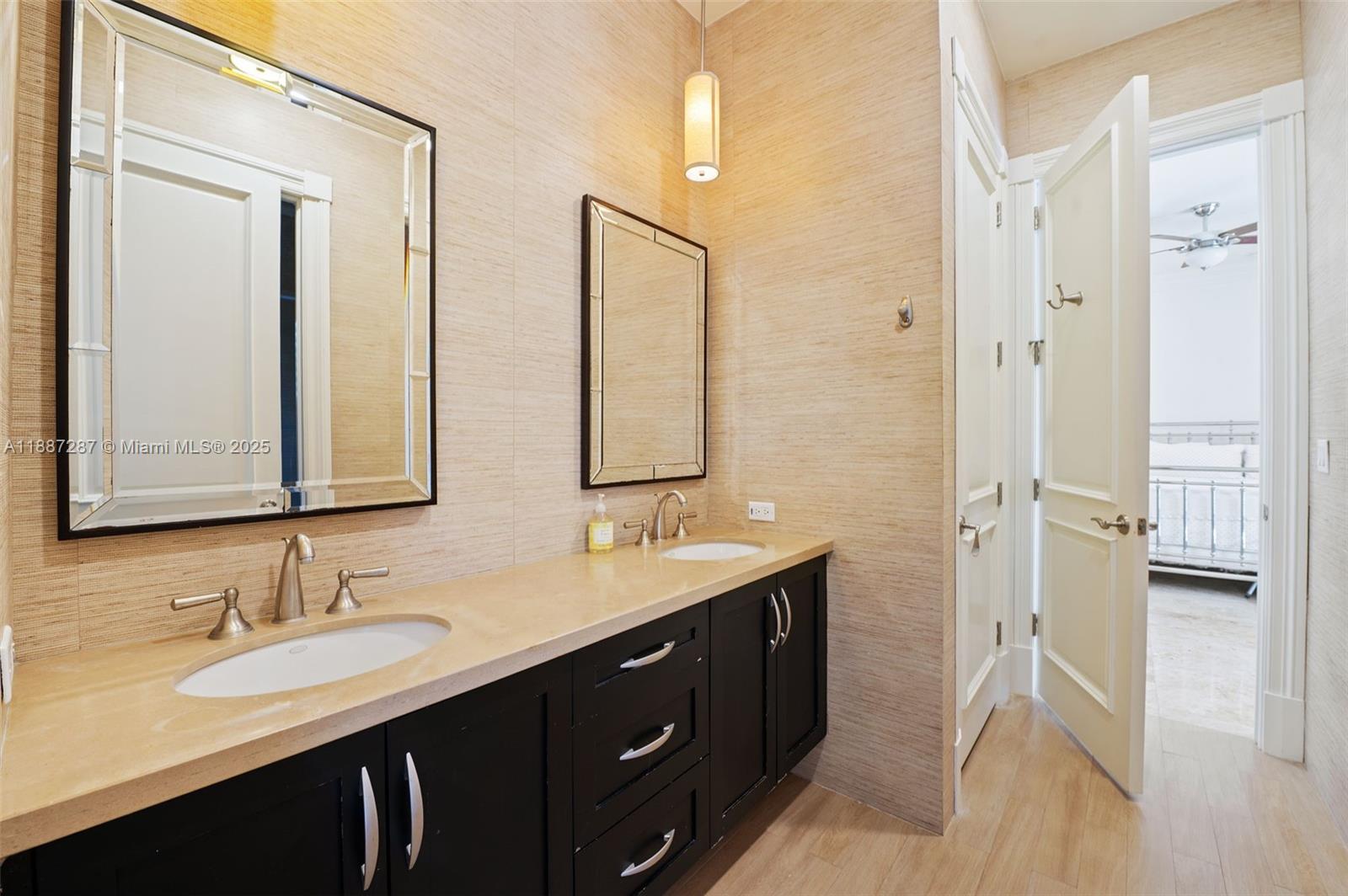 9601 SW 60th Ct Pinecrest, FL 33156