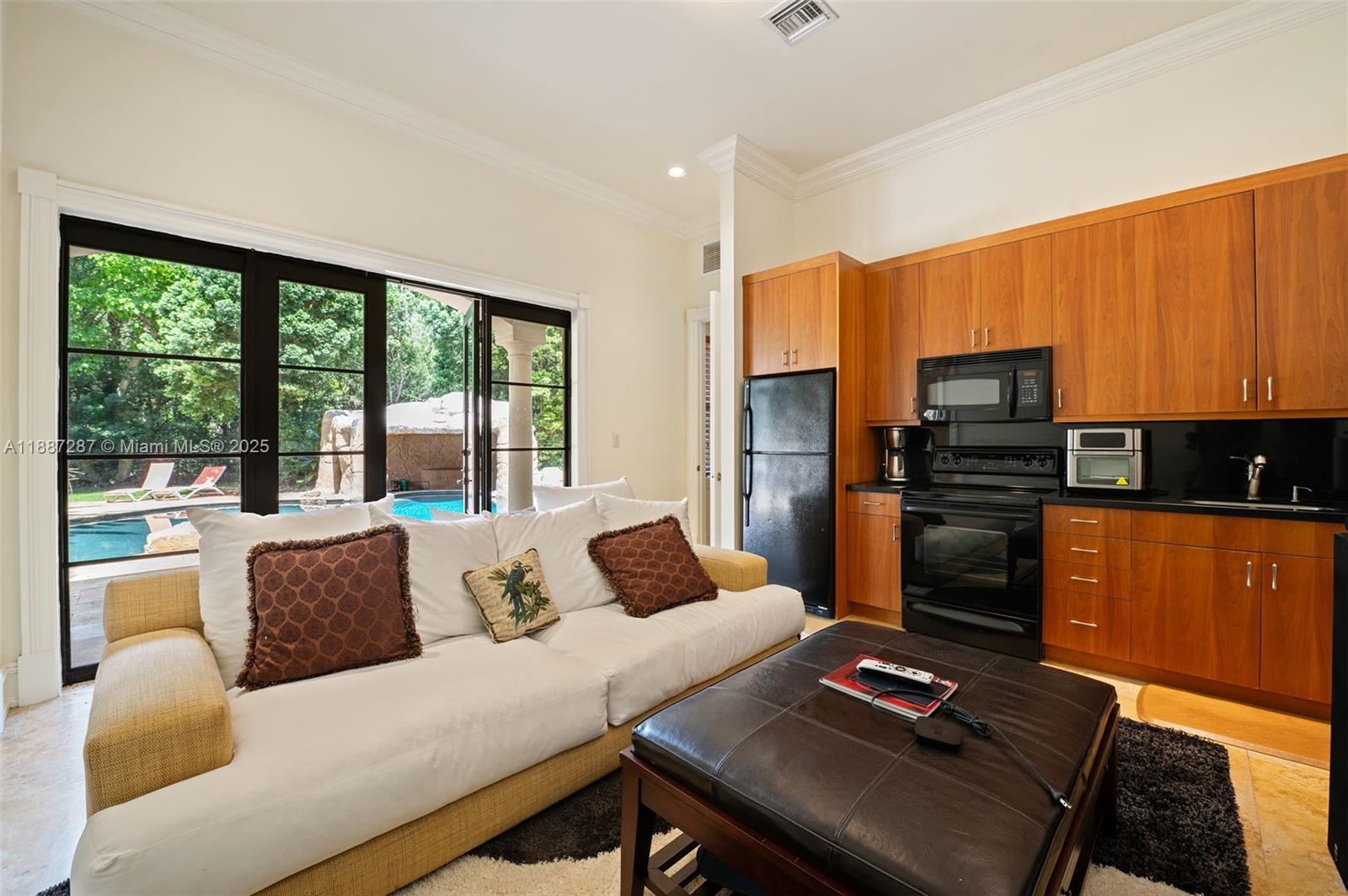 9601 SW 60th Ct Pinecrest, FL 33156