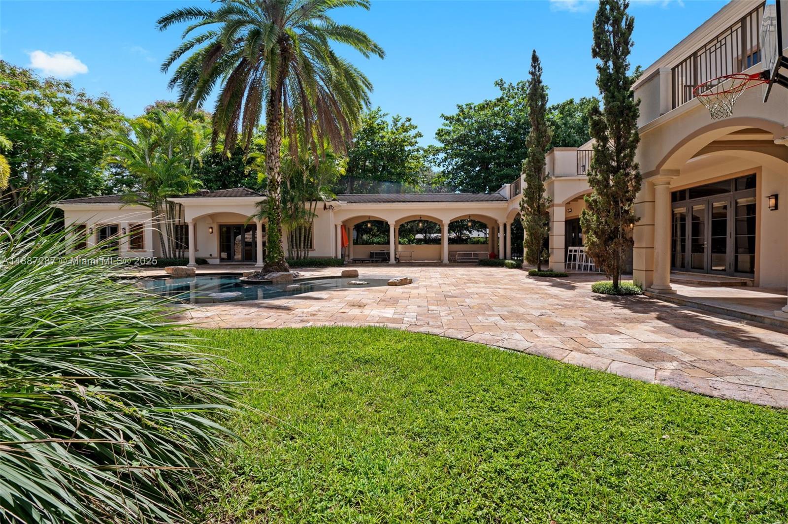 9601 SW 60th Ct Pinecrest, FL 33156