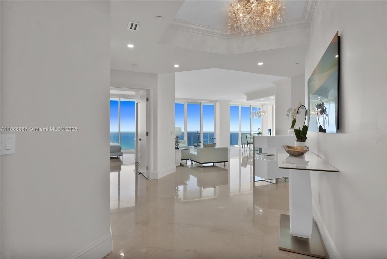 4779 Collins Ave #PH4301