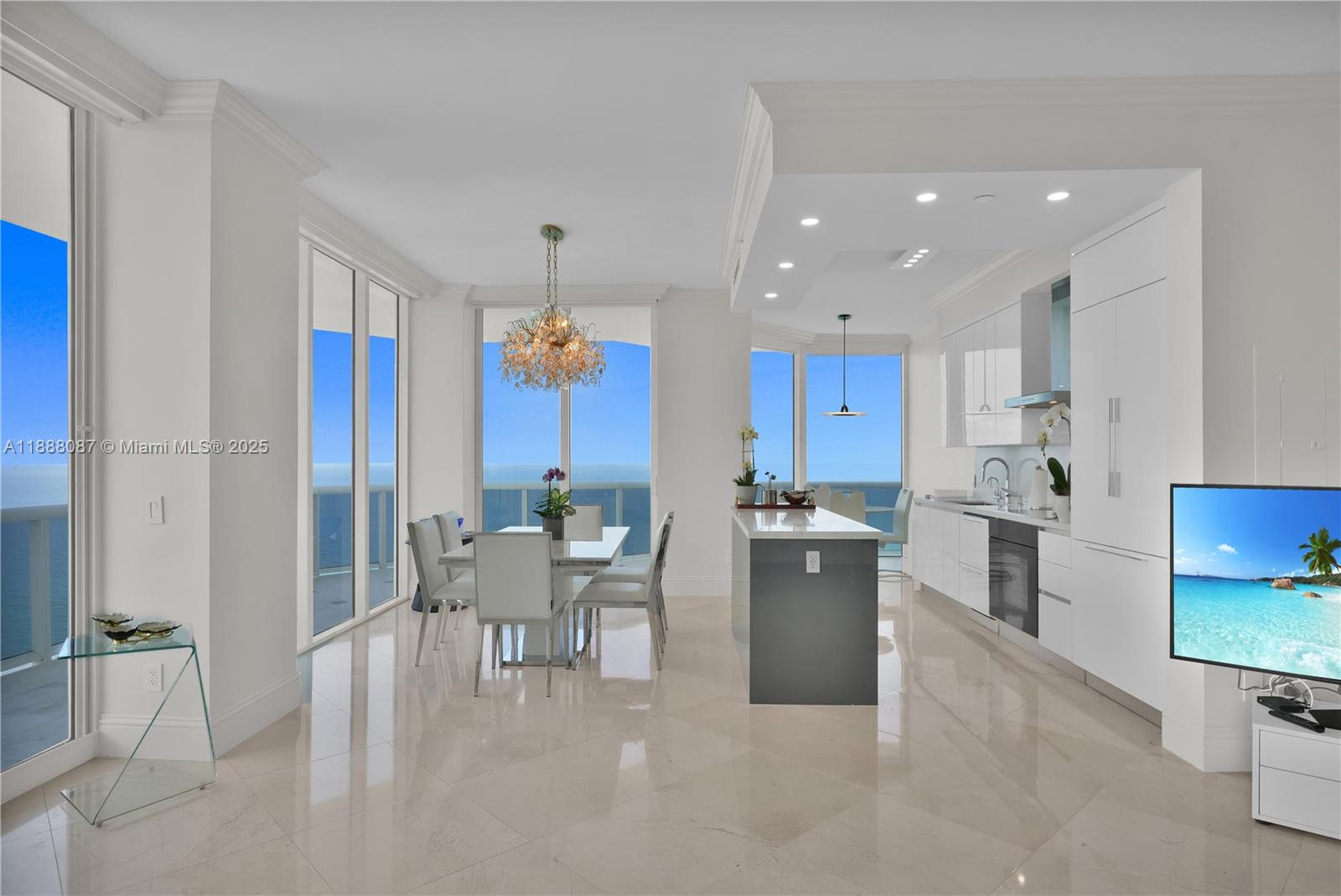 image Blue Diamond Condo9