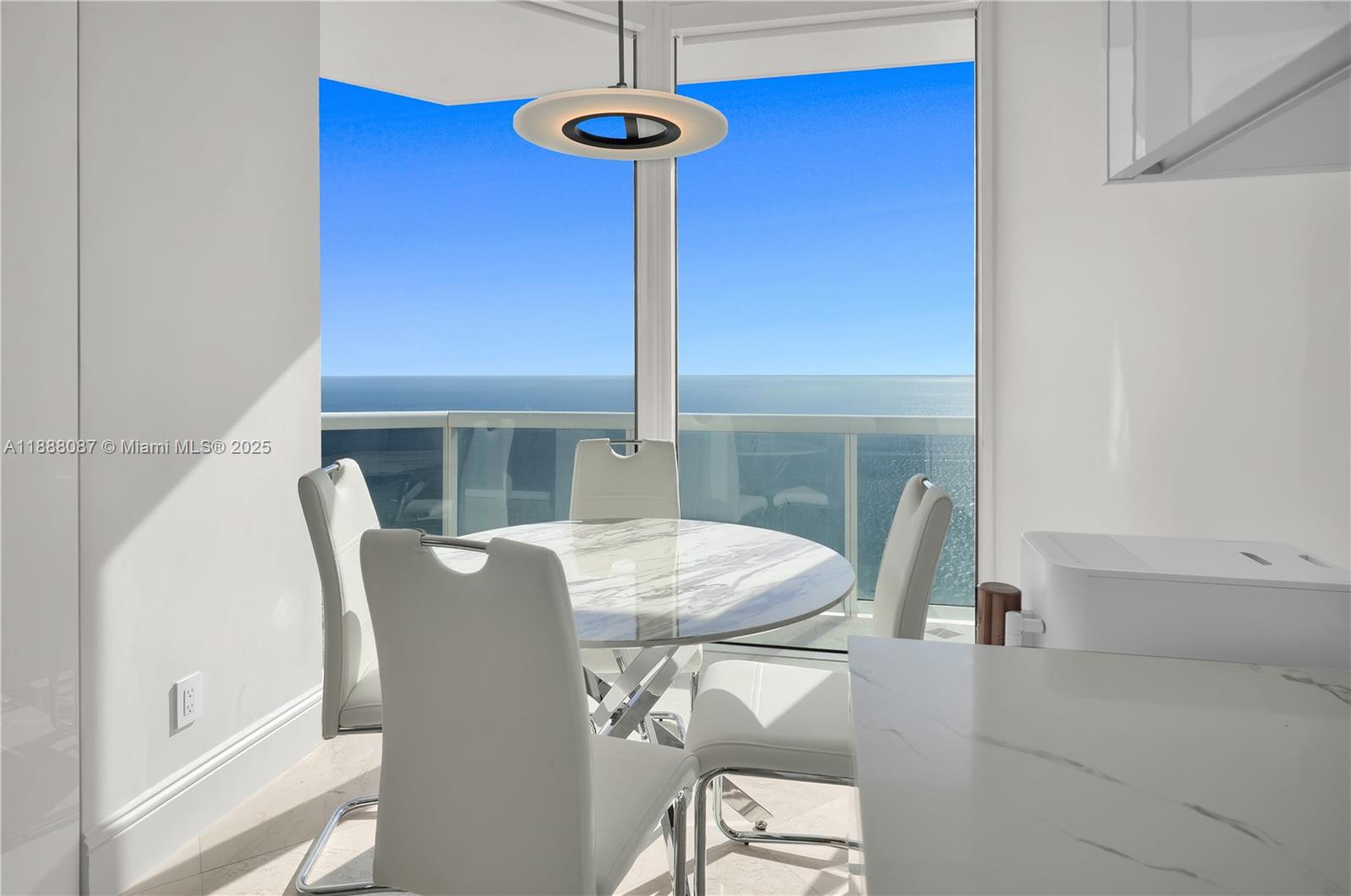 image Blue Diamond Condo13