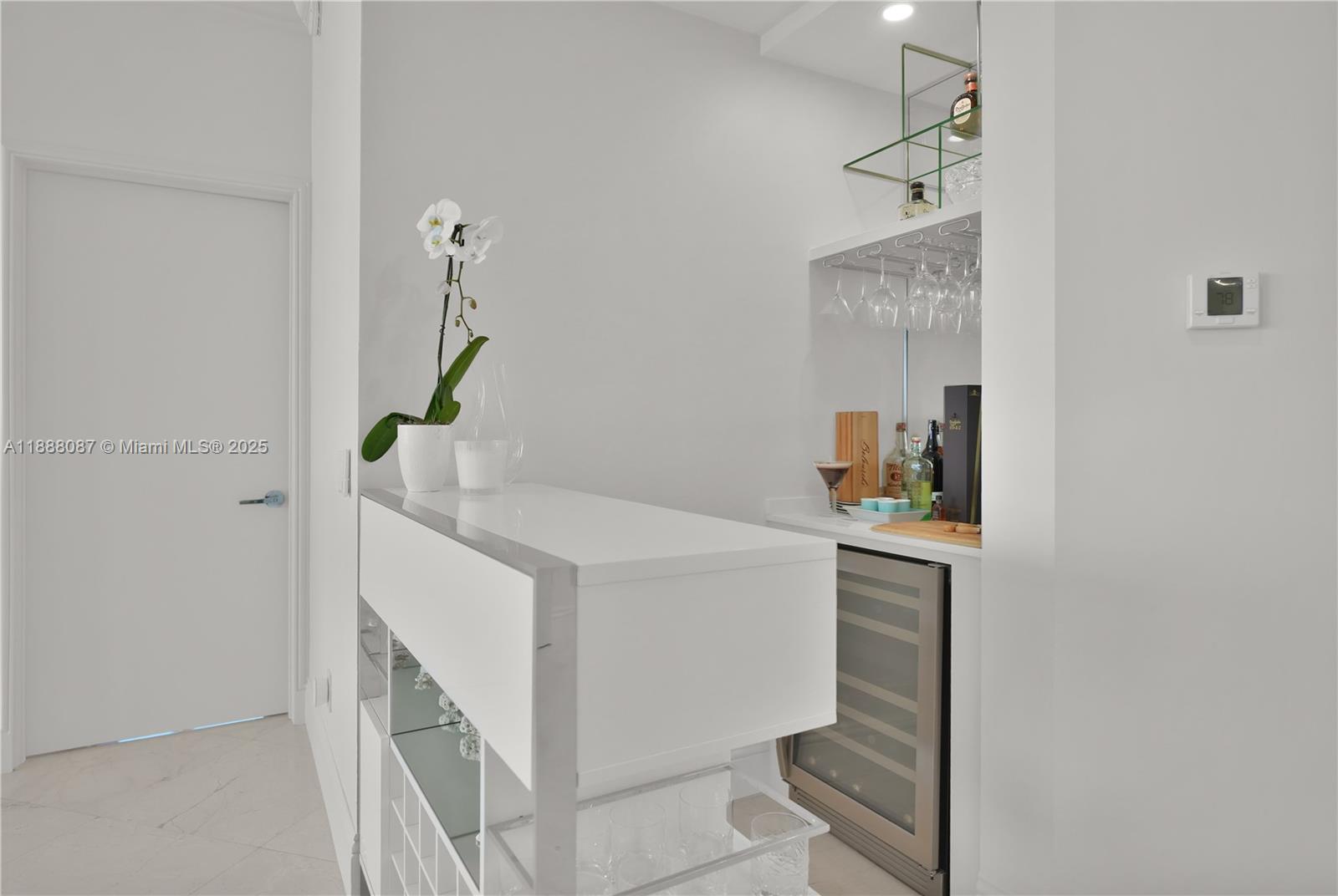 image Blue Diamond Condo16