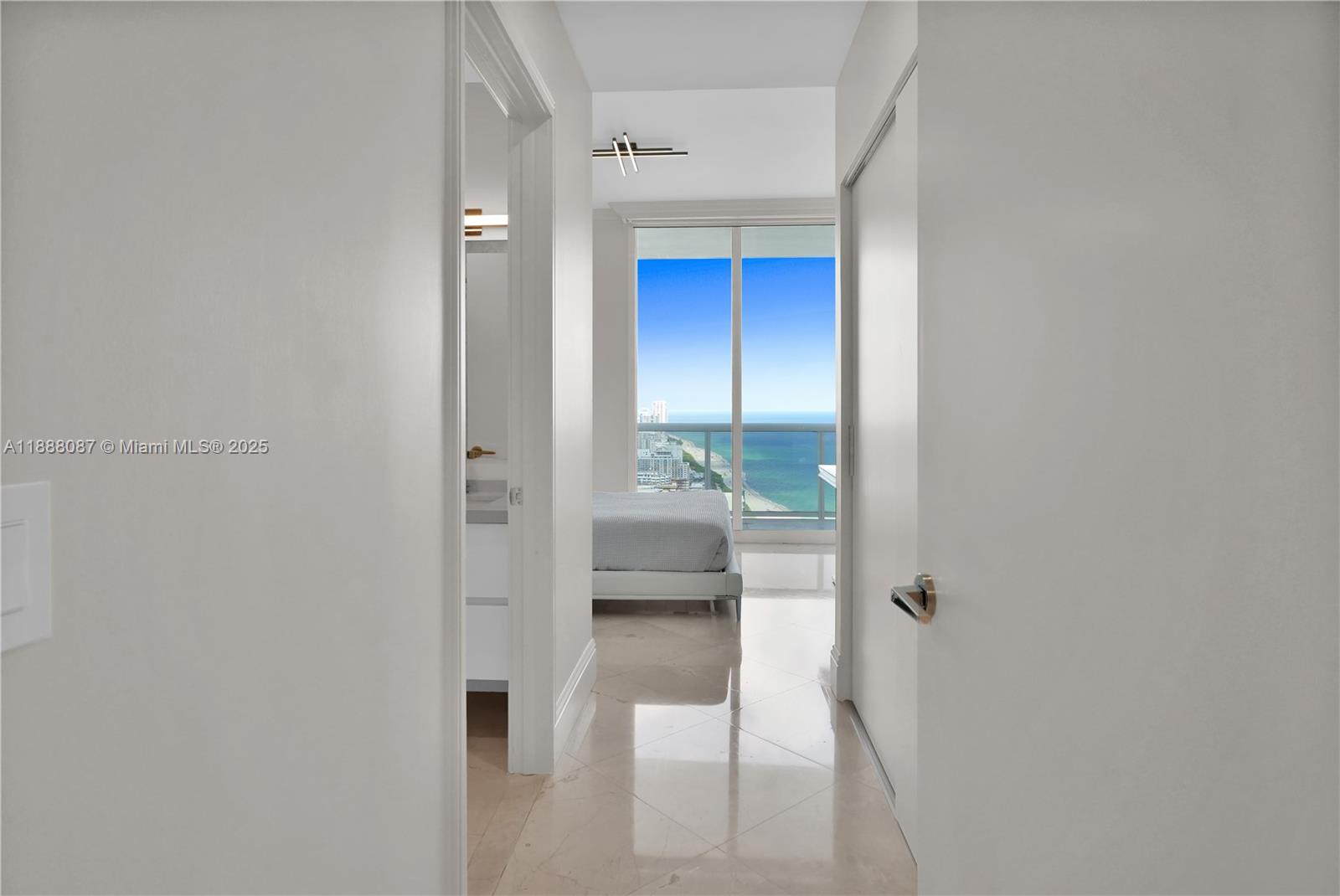 image Blue Diamond Condo24