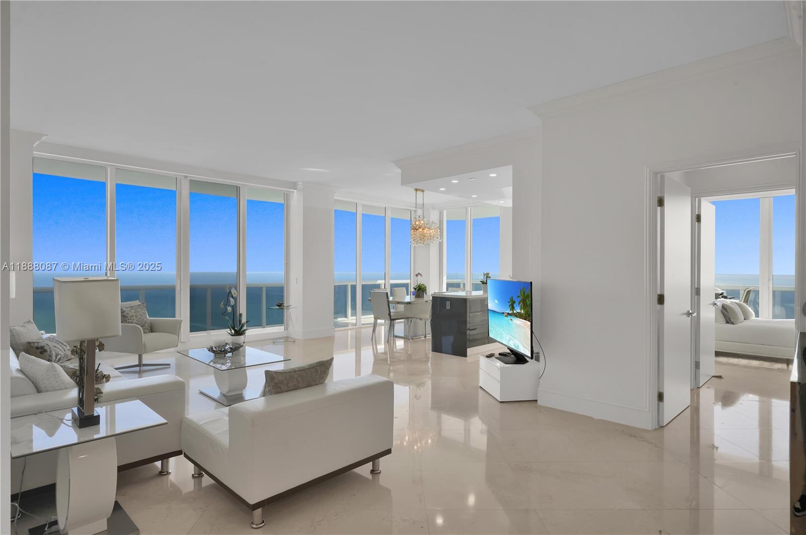 image Blue Diamond Condo2