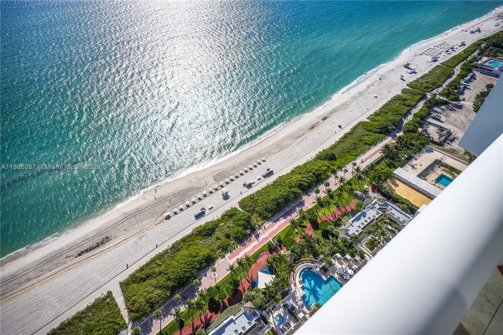 image Blue Diamond Condo31