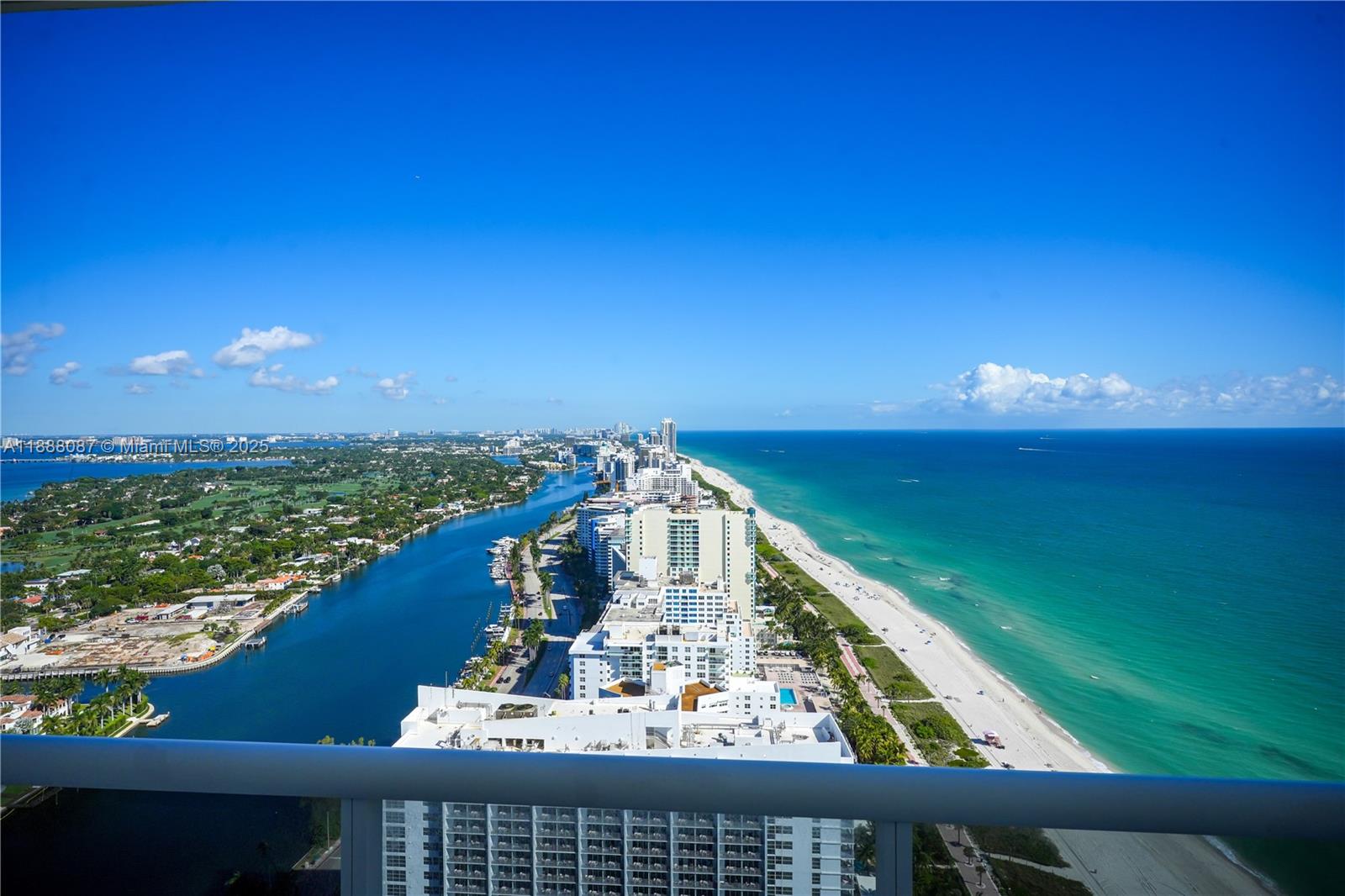 image Blue Diamond Condo33