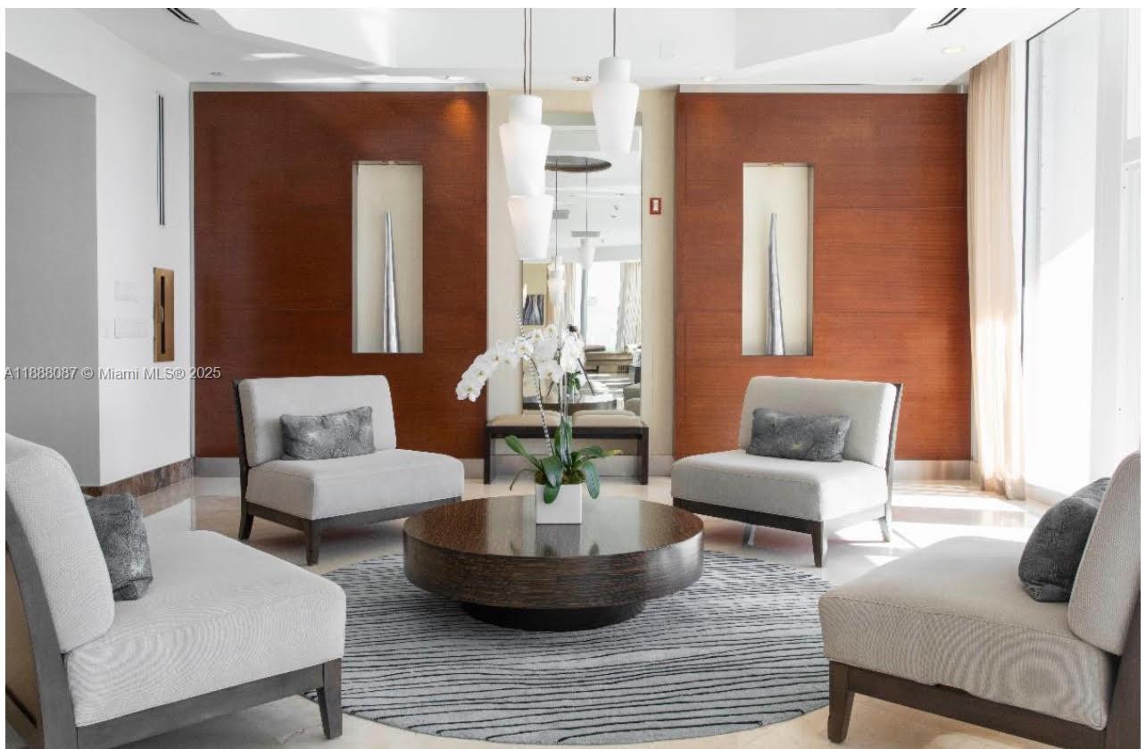 image Blue Diamond Condo38