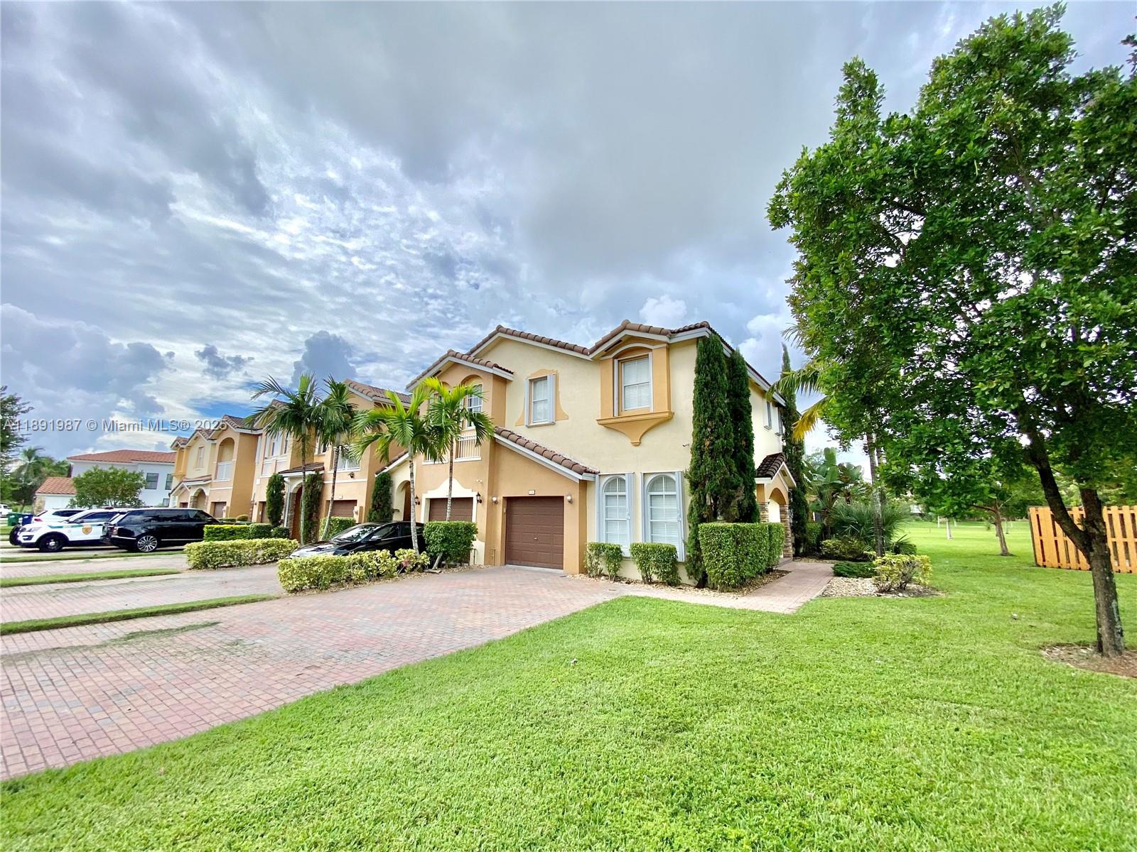 990 NW 99th Ct