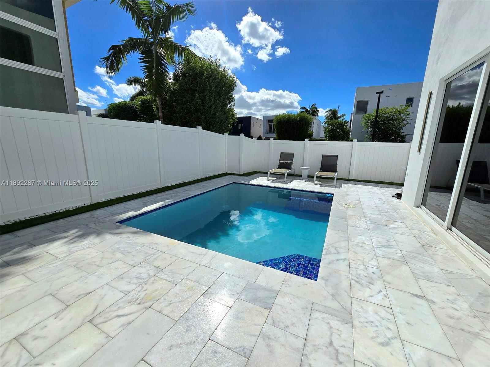 9790 NW 75th St Doral, FL 33178