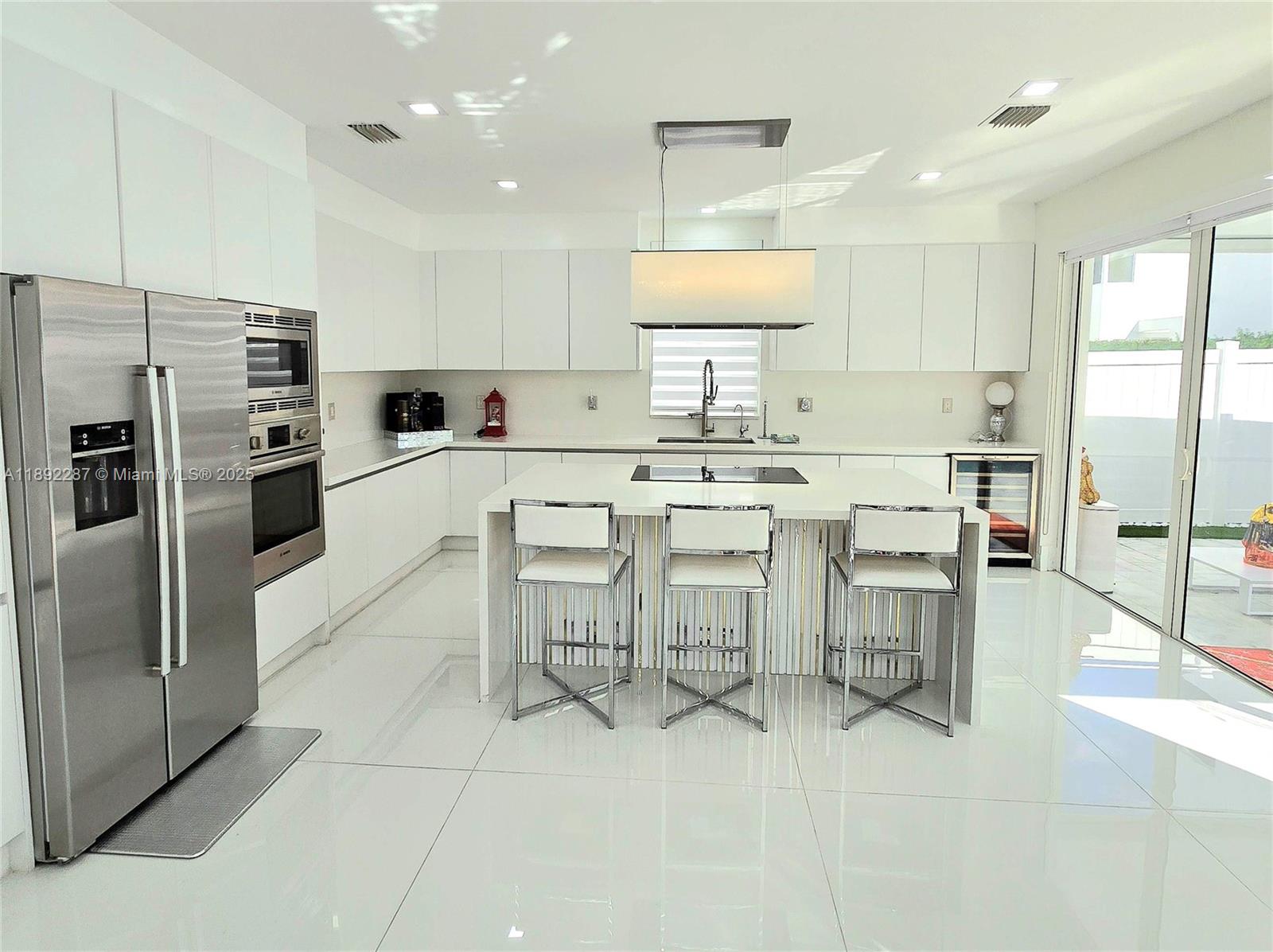 9790 NW 75th St Doral, FL 33178