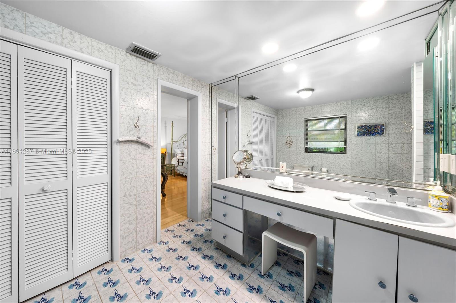 4590 Adams Ave Miami Beach, FL 33140