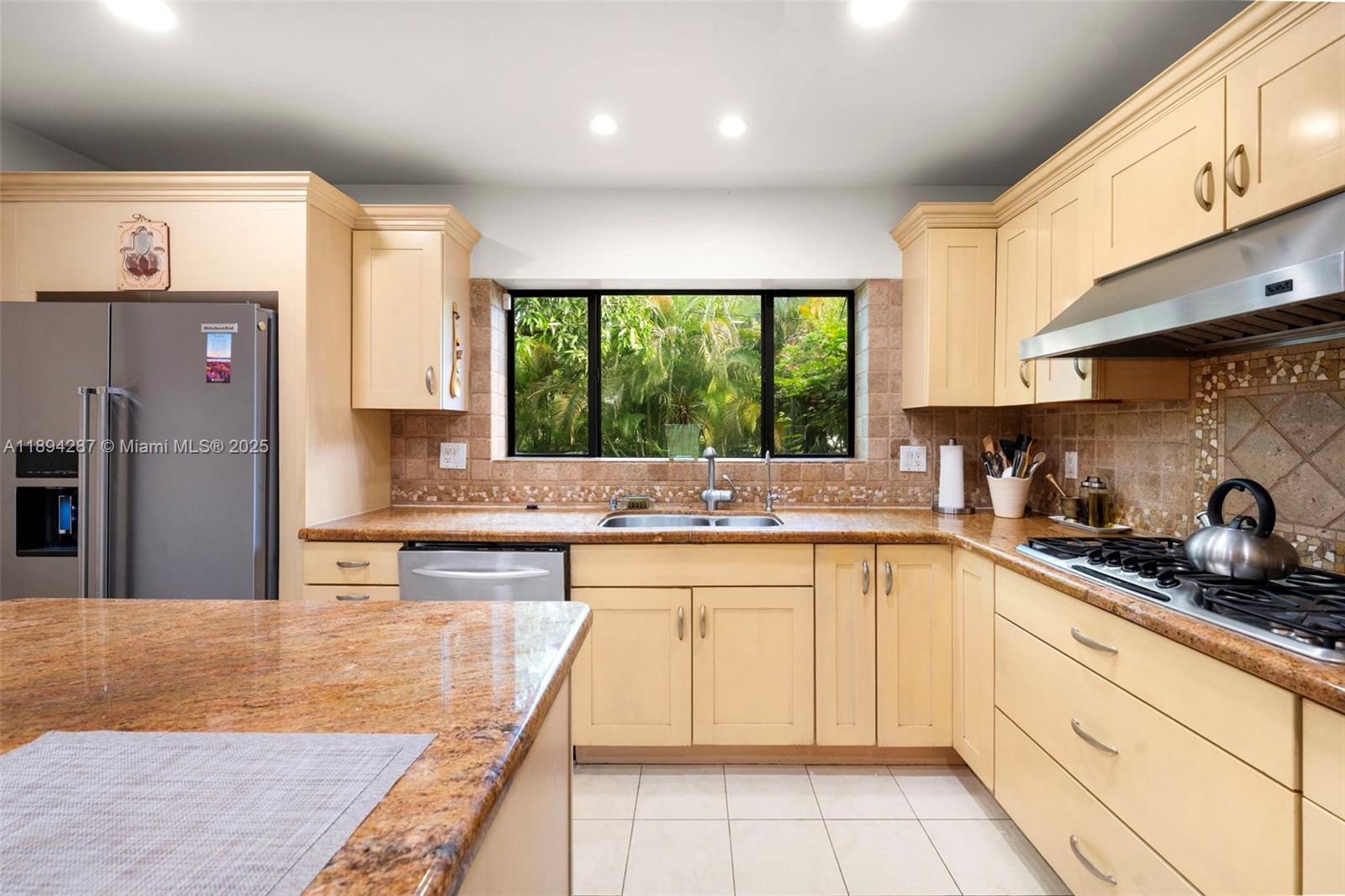 4590 Adams Ave Miami Beach, FL 33140