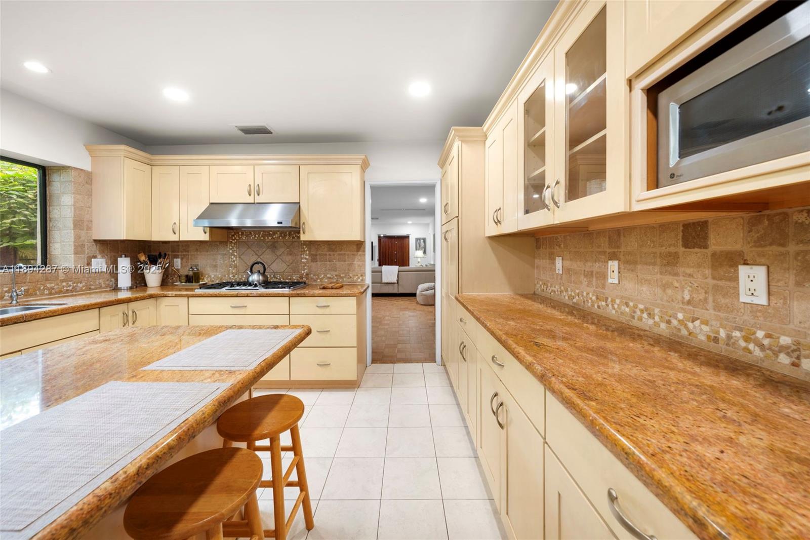 4590 Adams Ave Miami Beach, FL 33140