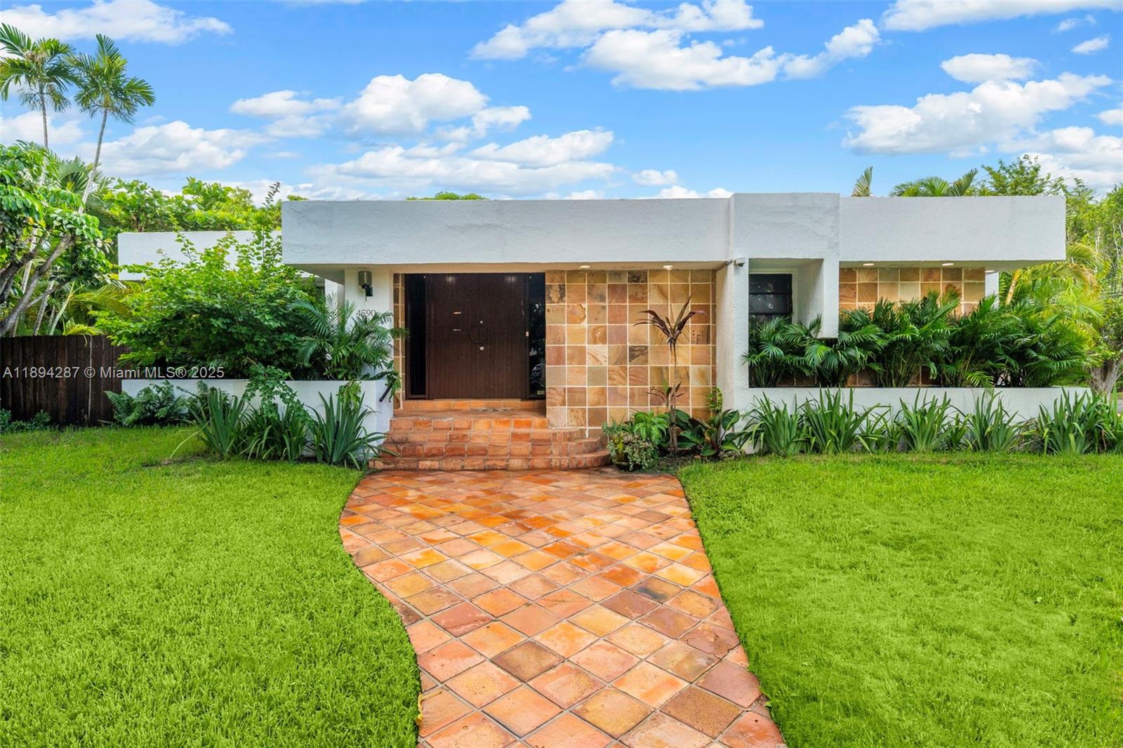 4590 Adams Ave Miami Beach, FL 33140