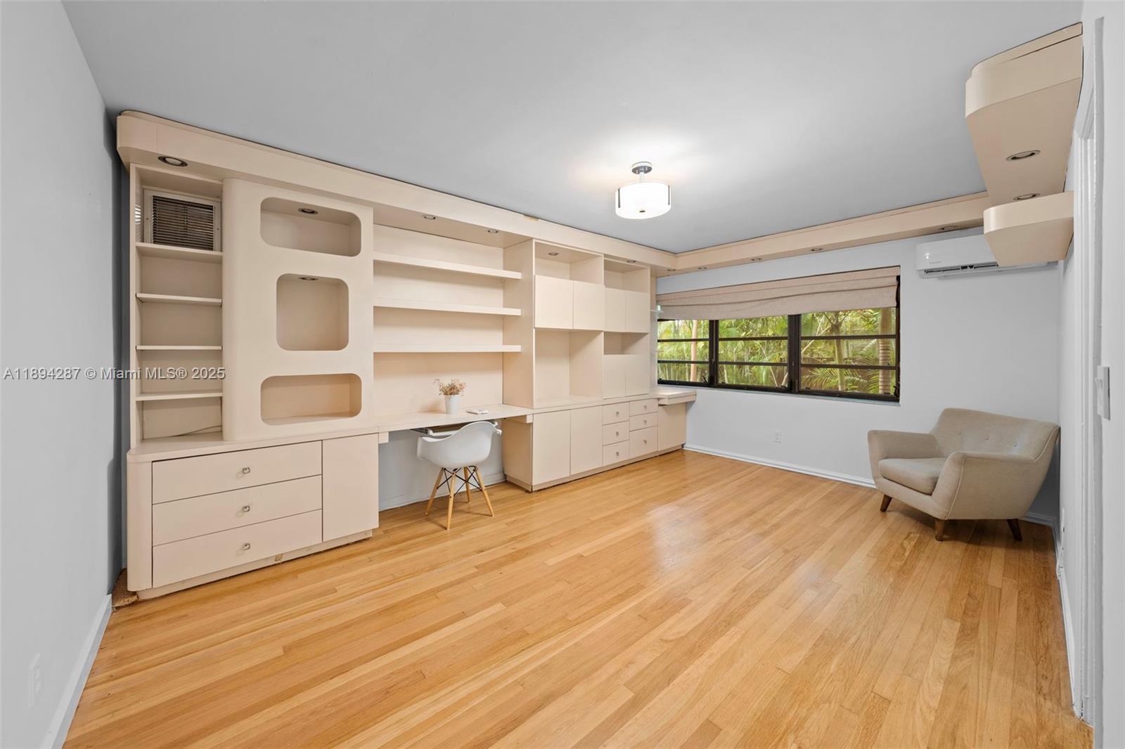 4590 Adams Ave Miami Beach, FL 33140