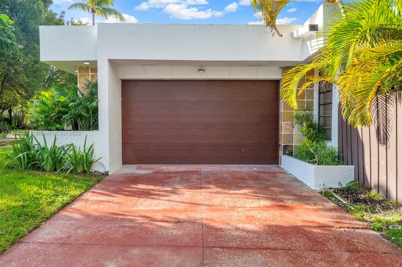 4590 Adams Ave Miami Beach, FL 33140