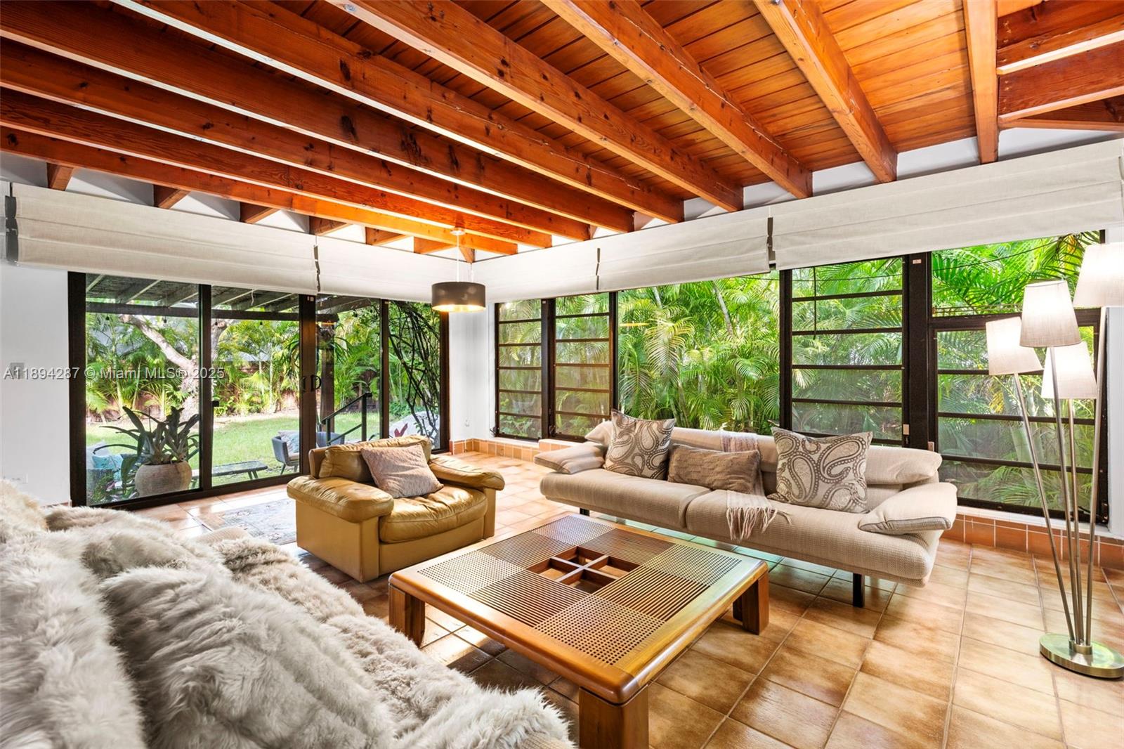 4590 Adams Ave Miami Beach, FL 33140