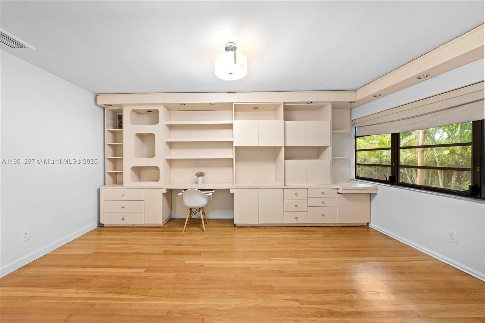 4590 Adams Ave Miami Beach, FL 33140