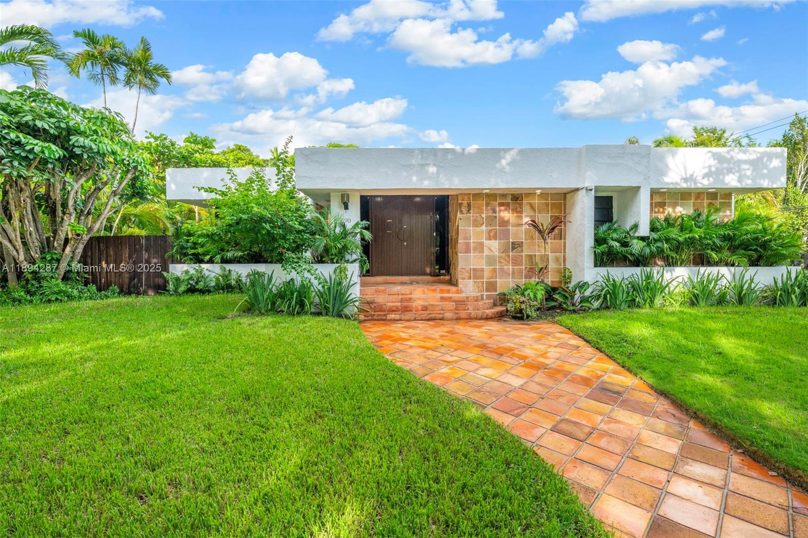 4590 Adams Ave Miami Beach, FL 33140