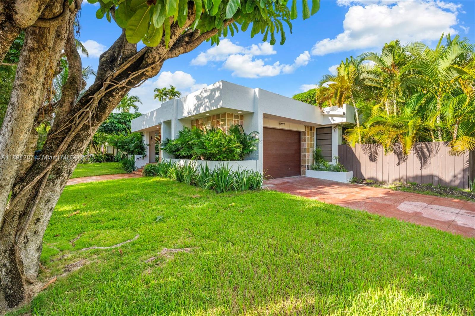 4590 Adams Ave Miami Beach, FL 33140