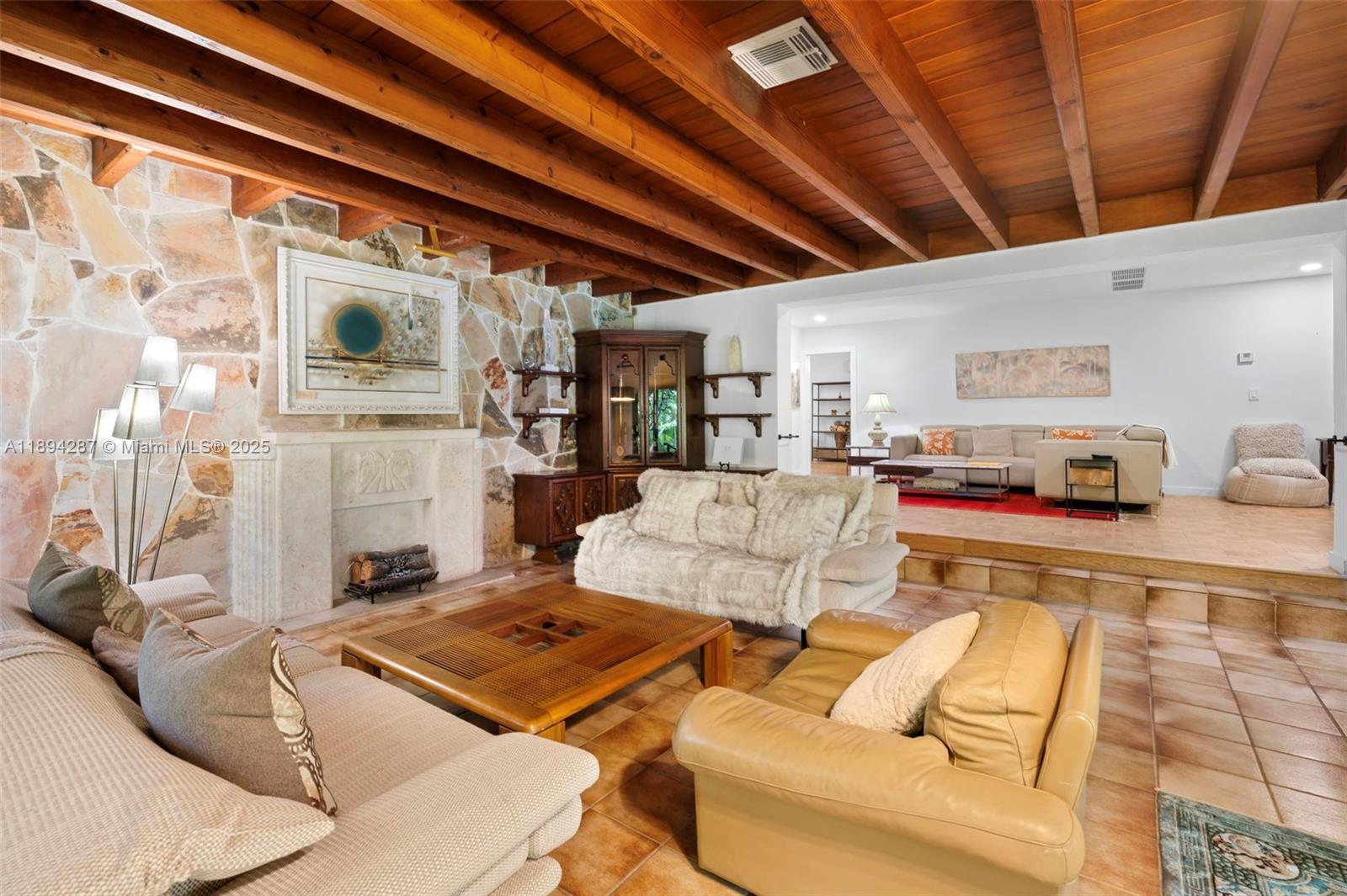 4590 Adams Ave Miami Beach, FL 33140