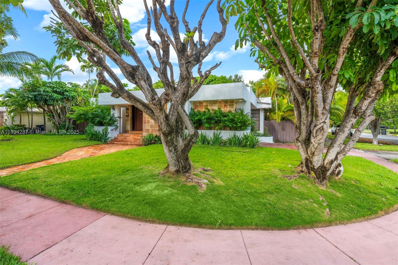 4590 Adams Ave Miami Beach, FL 33140