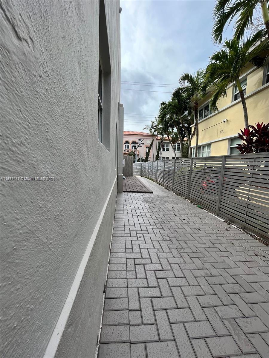 833 W 39th St #5 Miami Beach, FL 33140