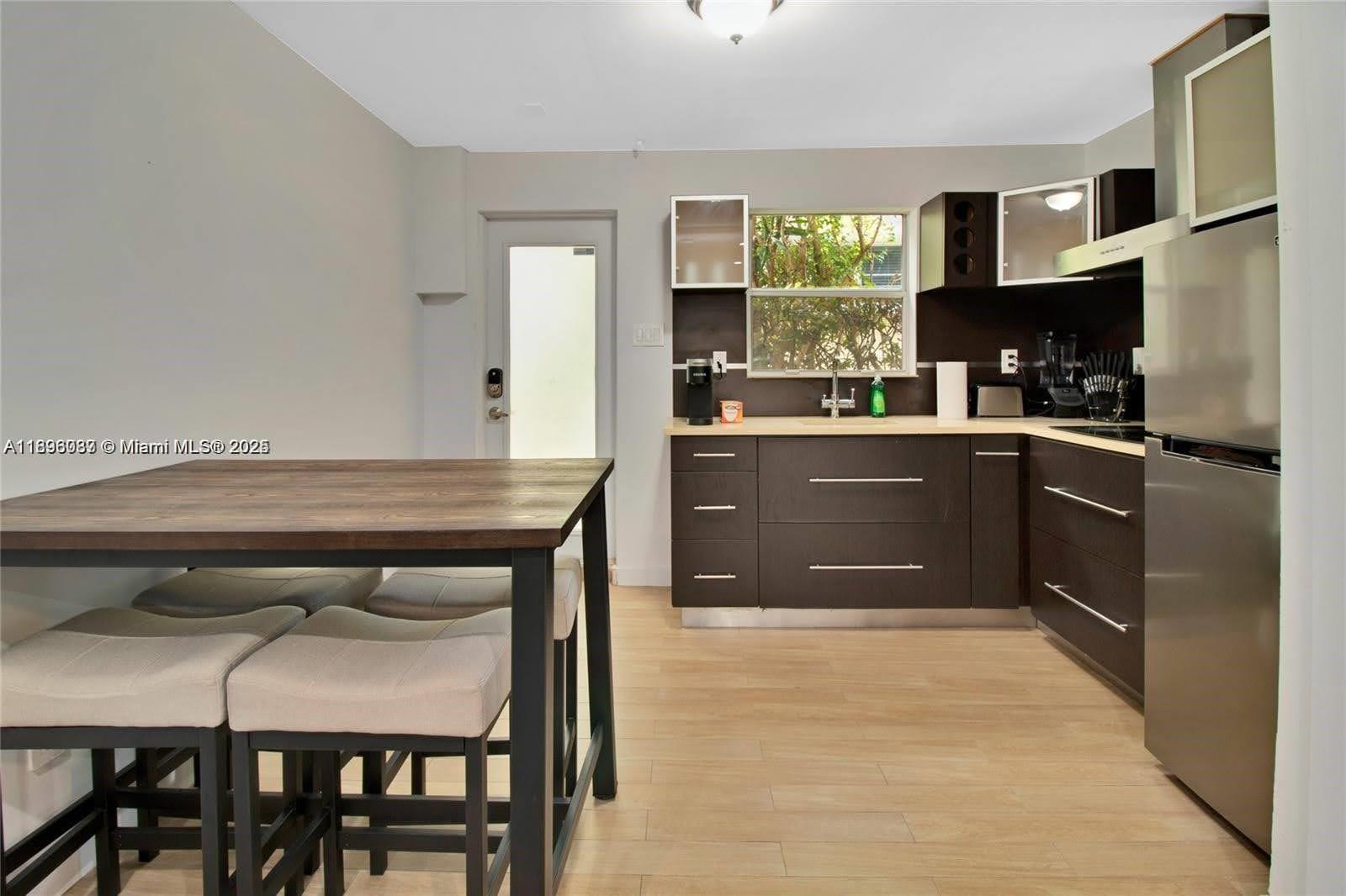 833 W 39th St #5 Miami Beach, FL 33140