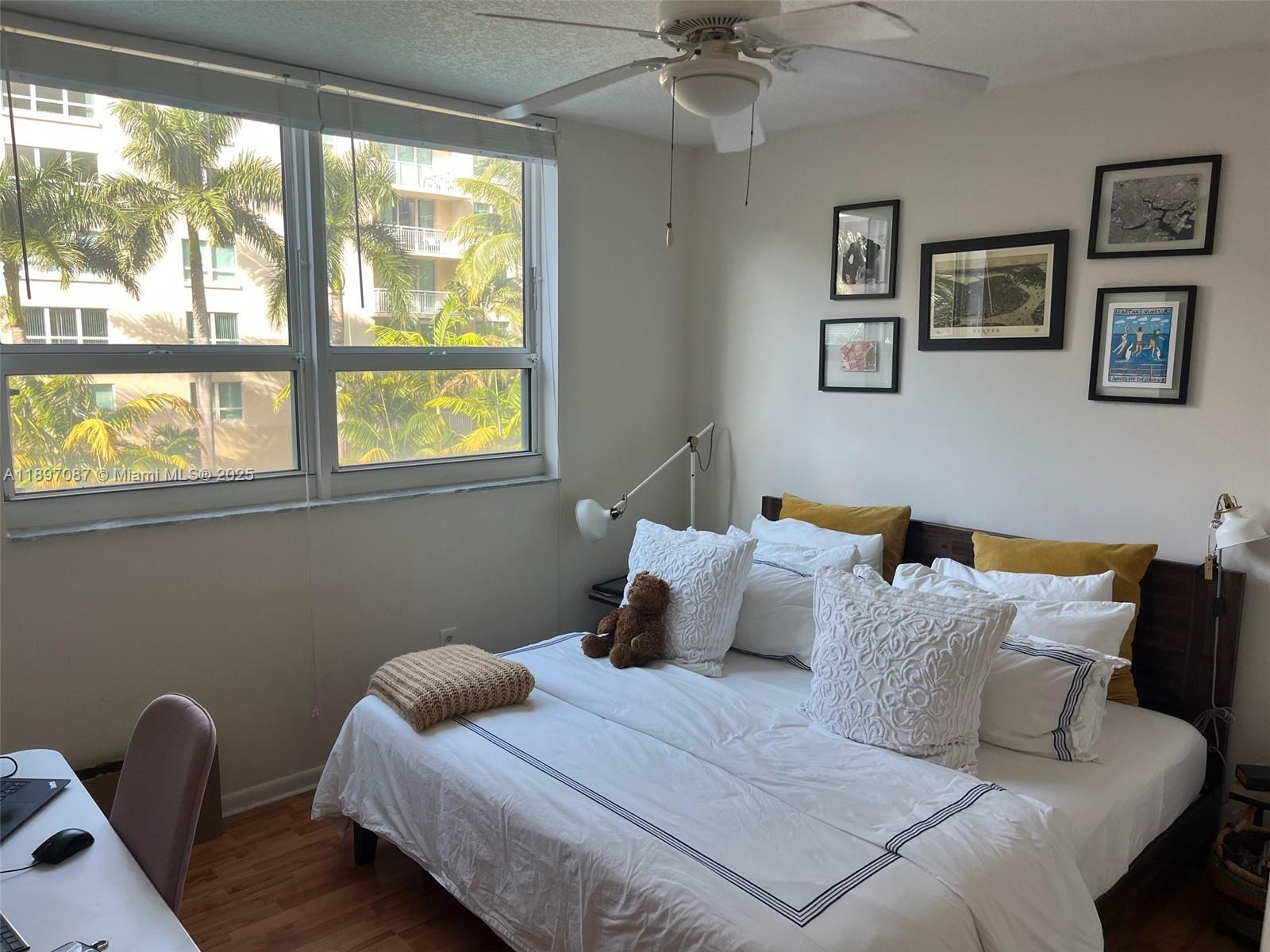 2000 N Bayshore Dr #301