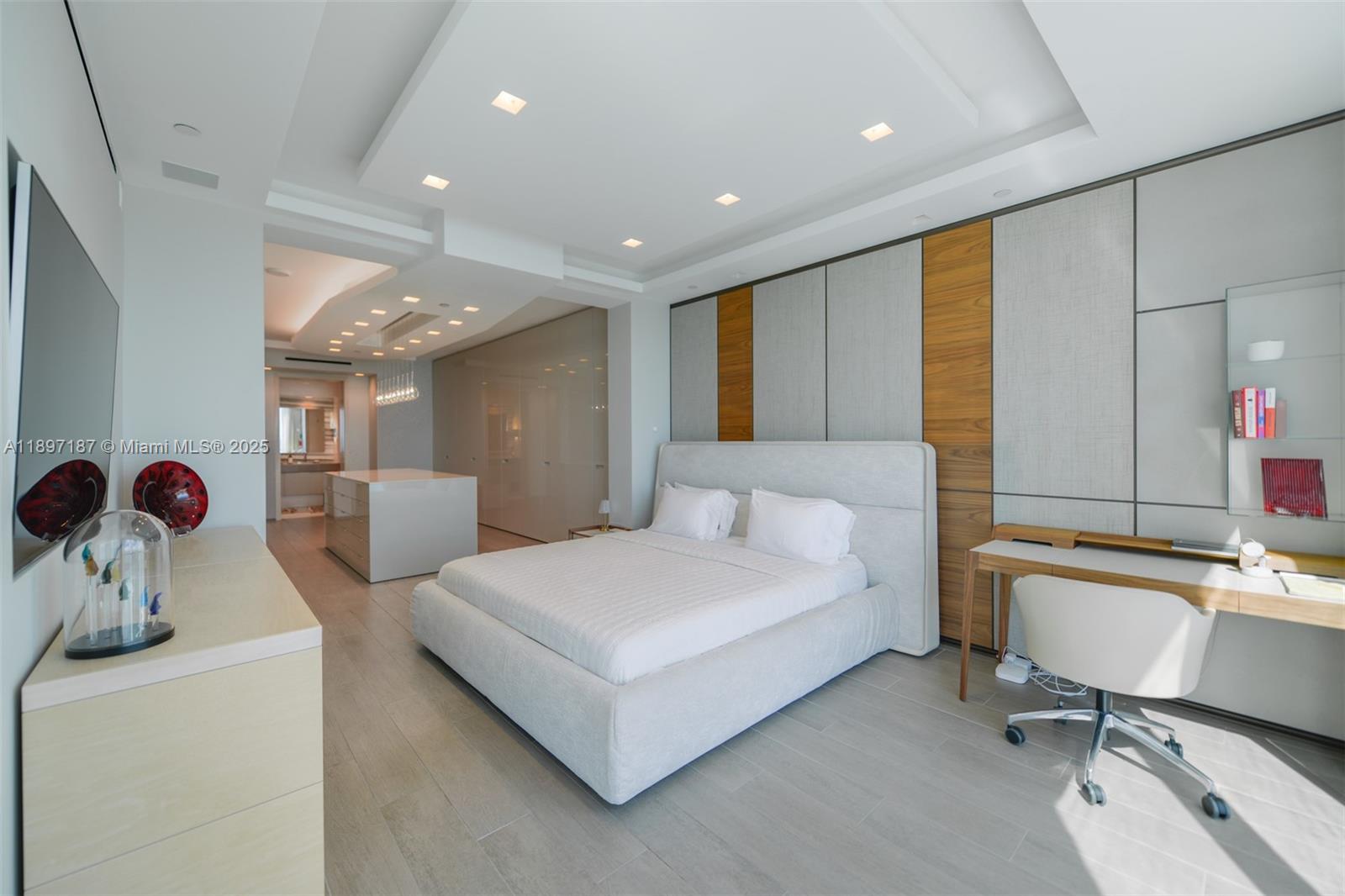 16047 Collins Ave #3204 Sunny Isles Beach, FL 33160