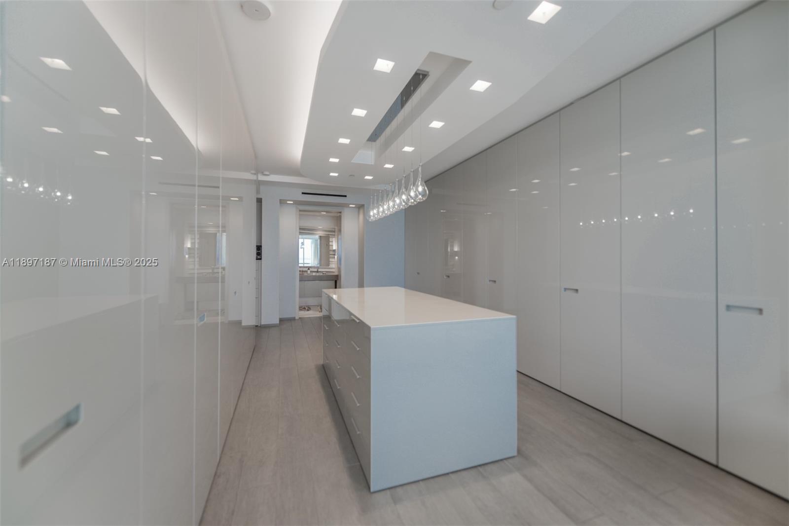 16047 Collins Ave #3204 Sunny Isles Beach, FL 33160