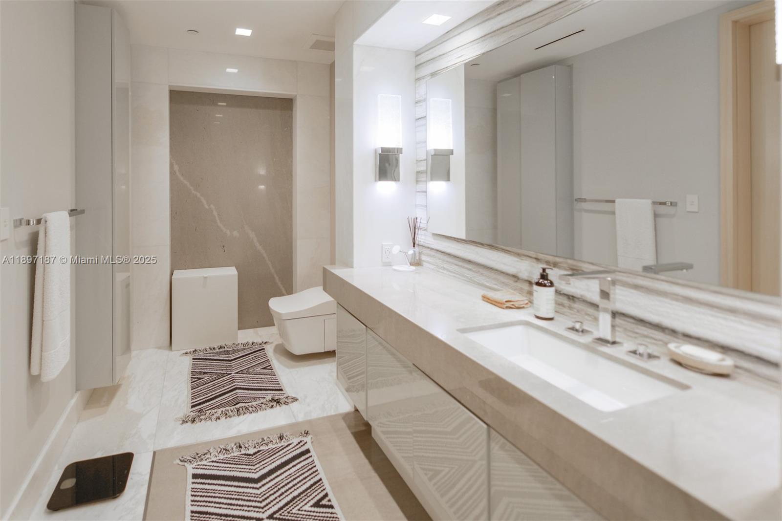 16047 Collins Ave #3204 Sunny Isles Beach, FL 33160