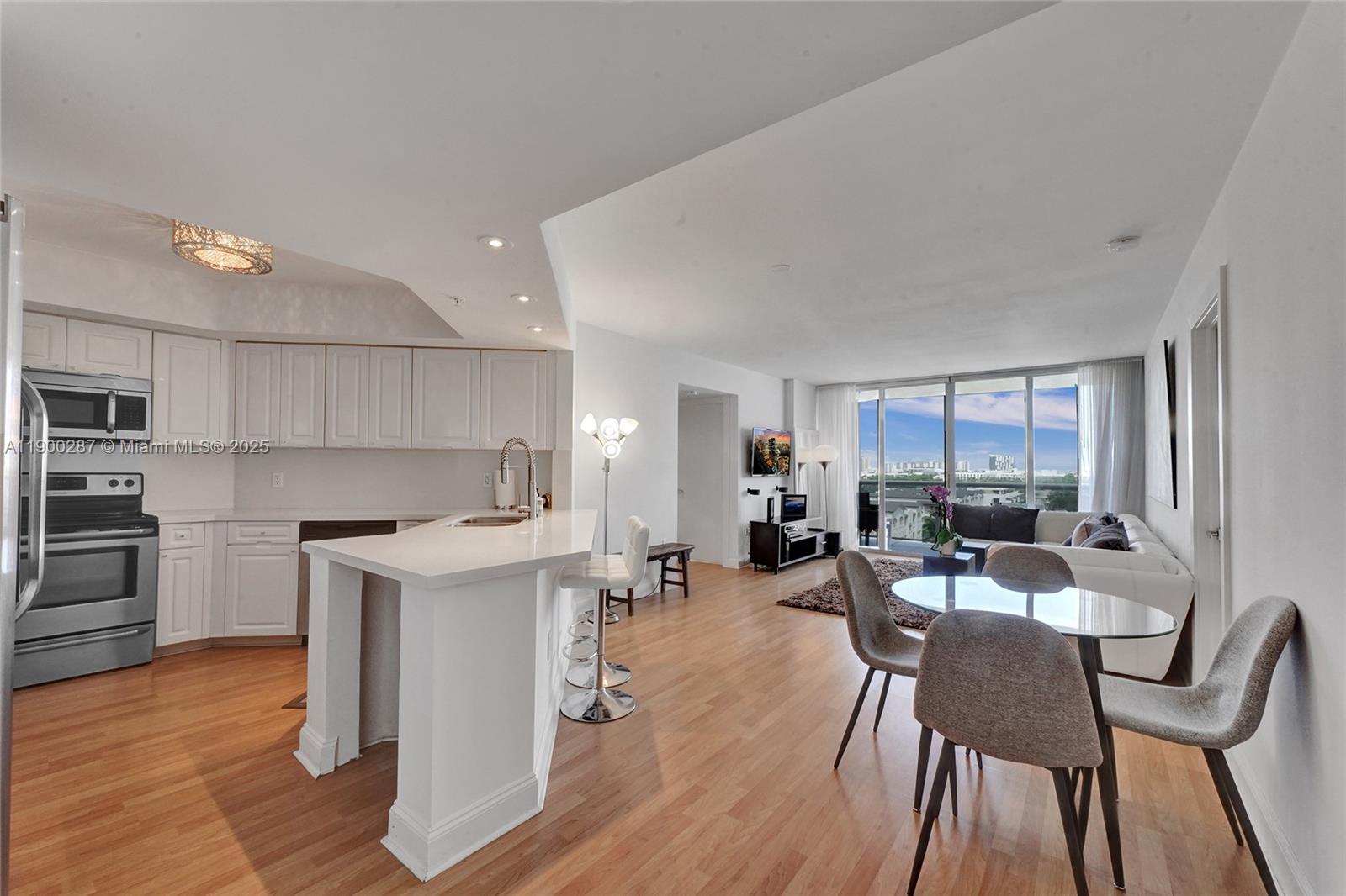1900 Sunset Harbour Dr #1003