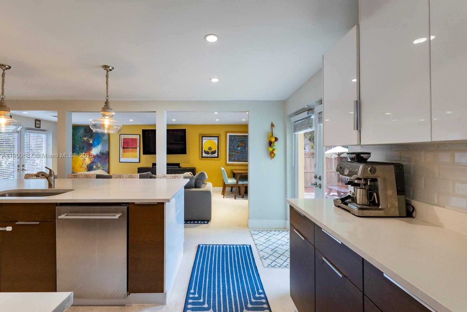 1200 SW 18th St Miami, FL 33145