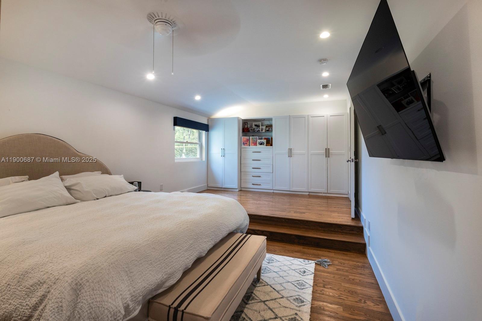 1200 SW 18th St Miami, FL 33145