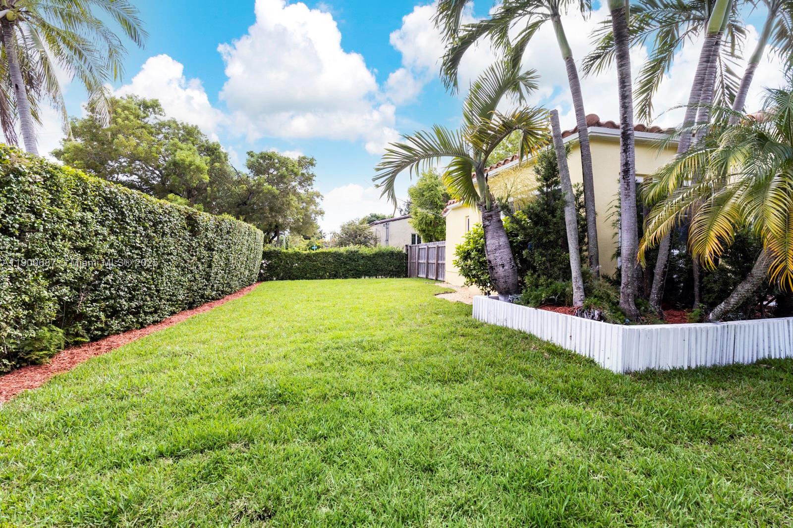 1200 SW 18th St Miami, FL 33145