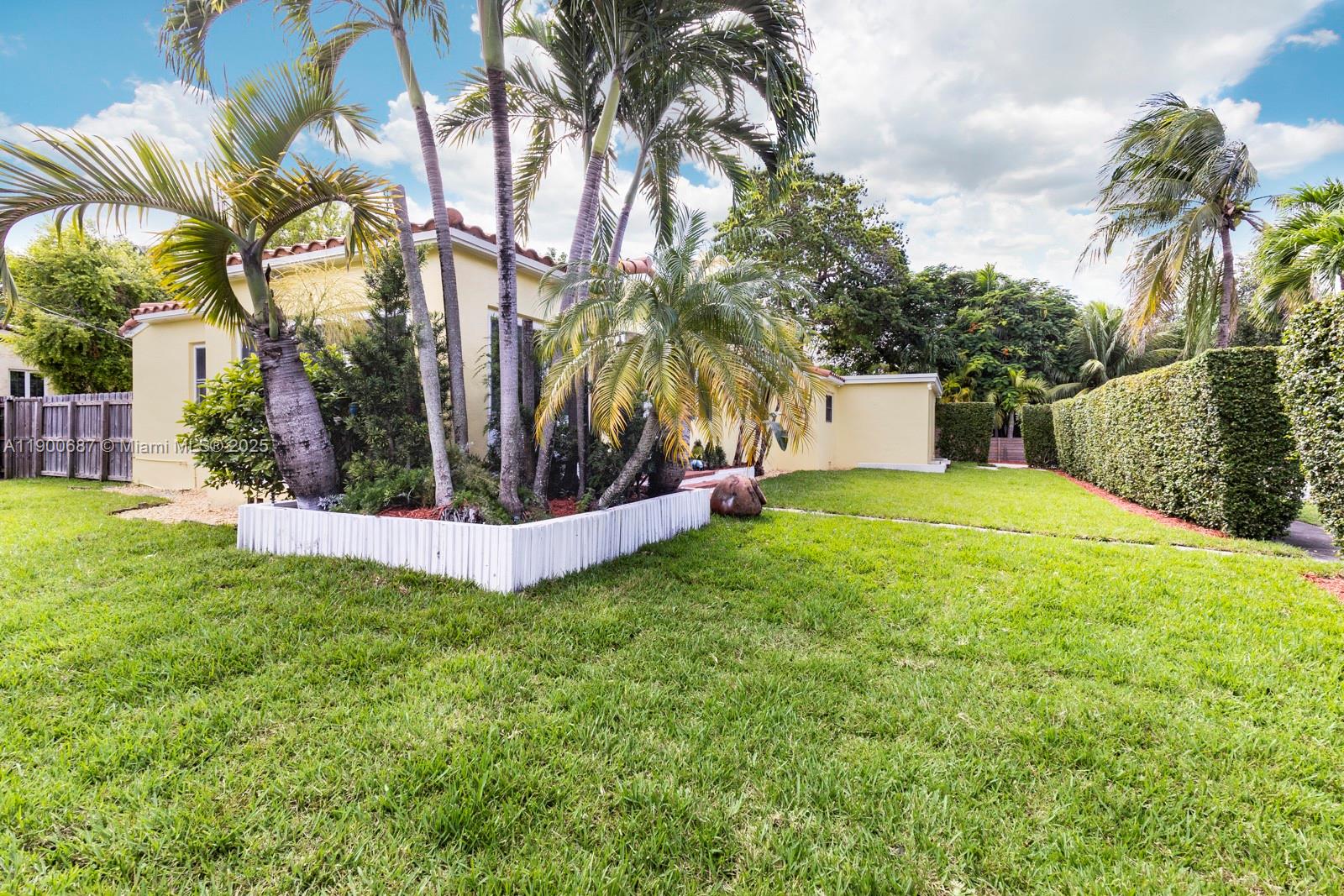 1200 SW 18th St Miami, FL 33145