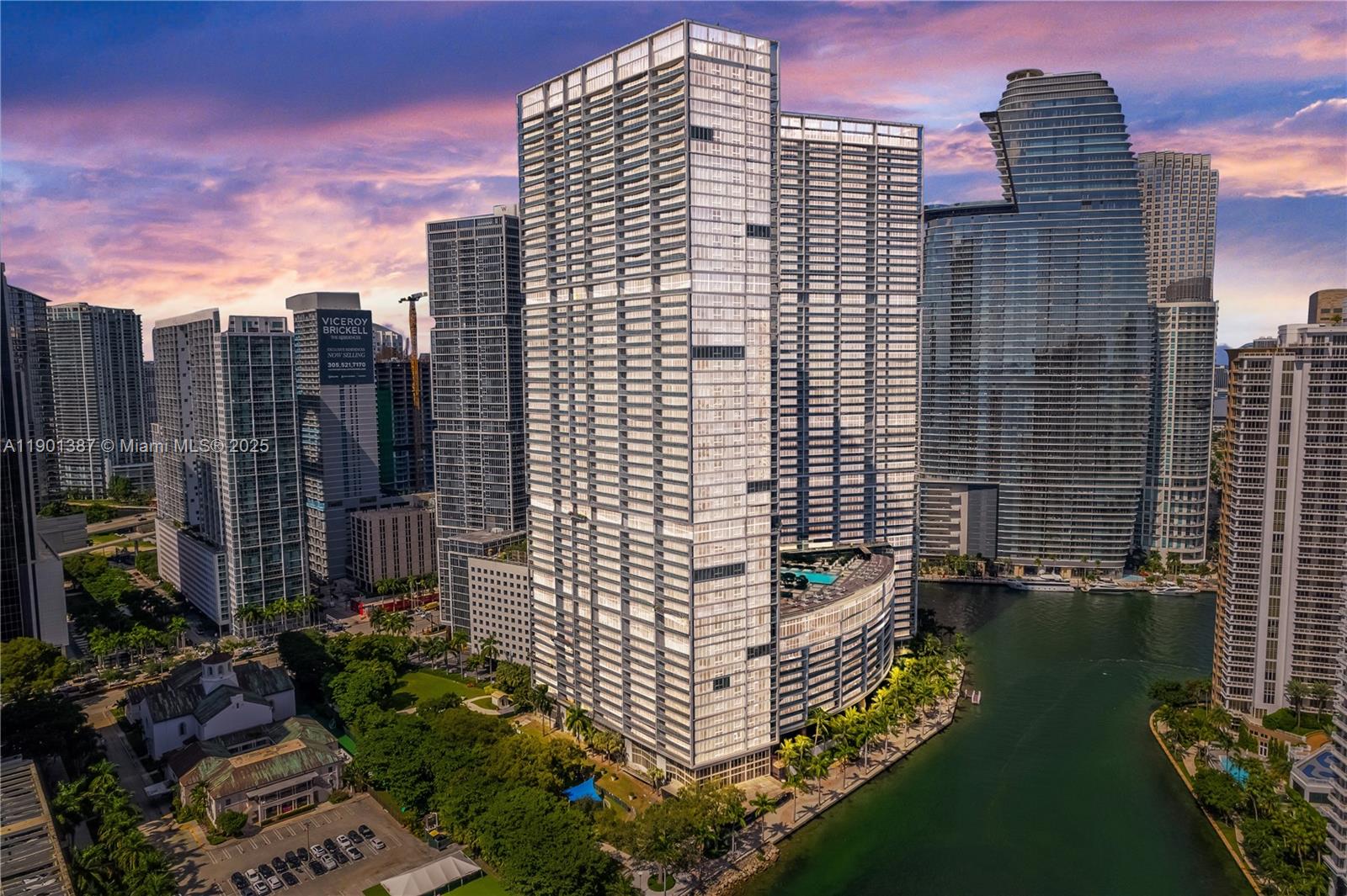 495 Brickell Ave #3802