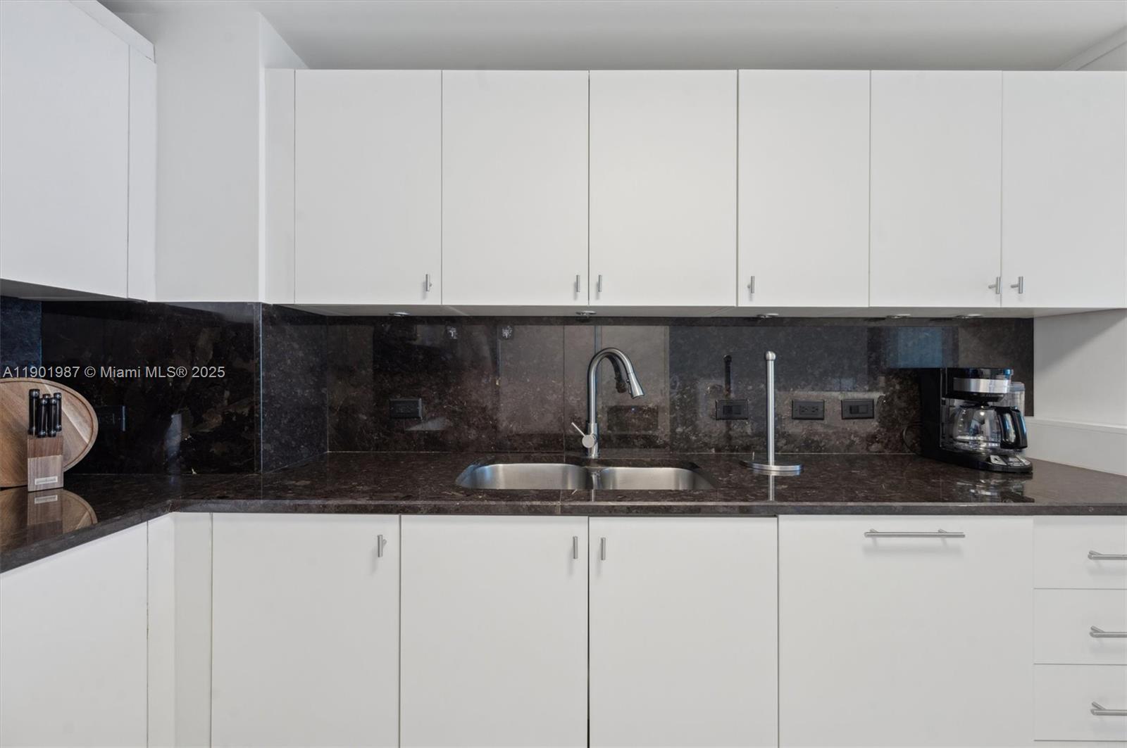 6899 Collins Ave #702 Miami Beach, FL 33141