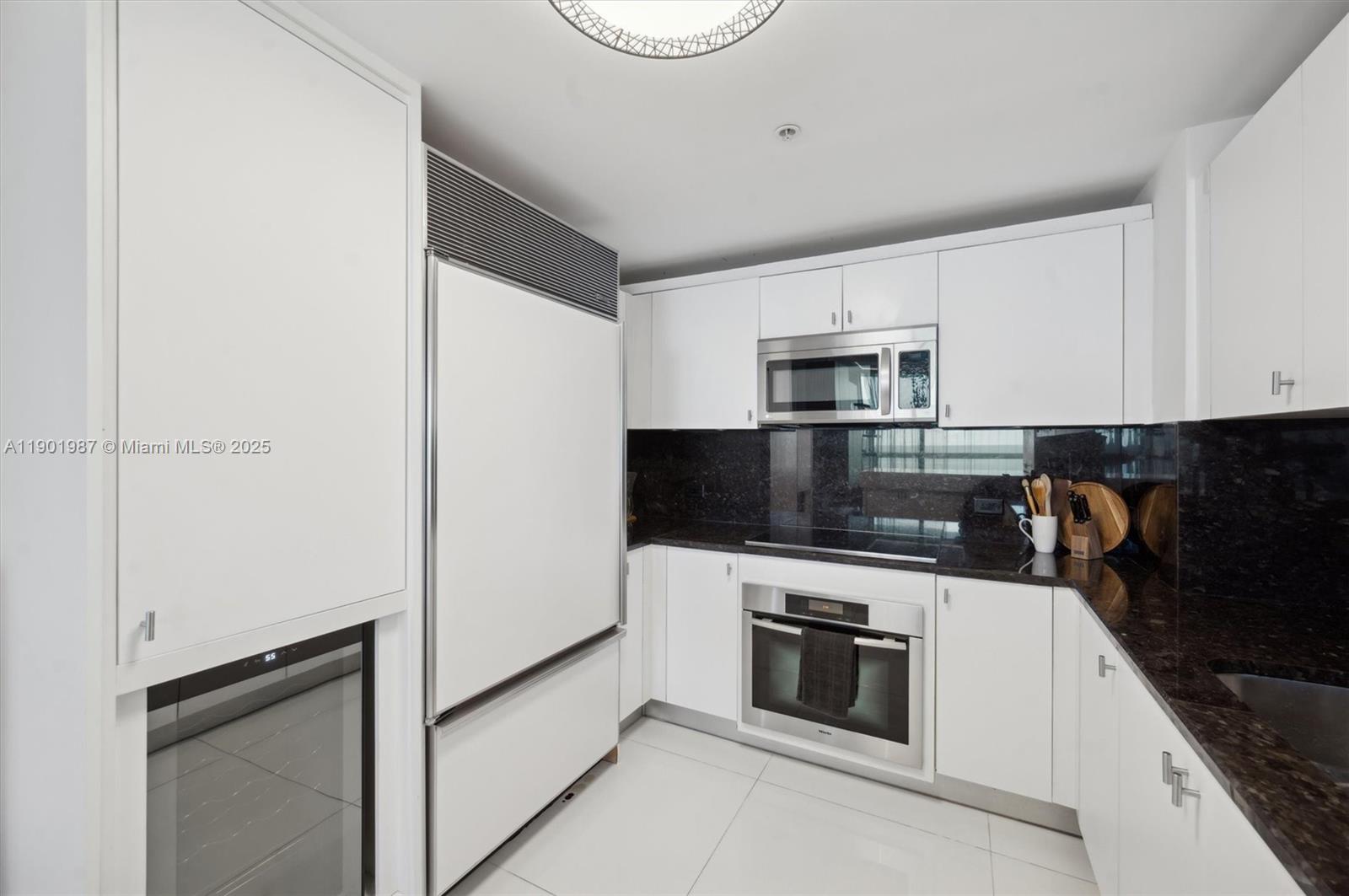 6899 Collins Ave #702 Miami Beach, FL 33141