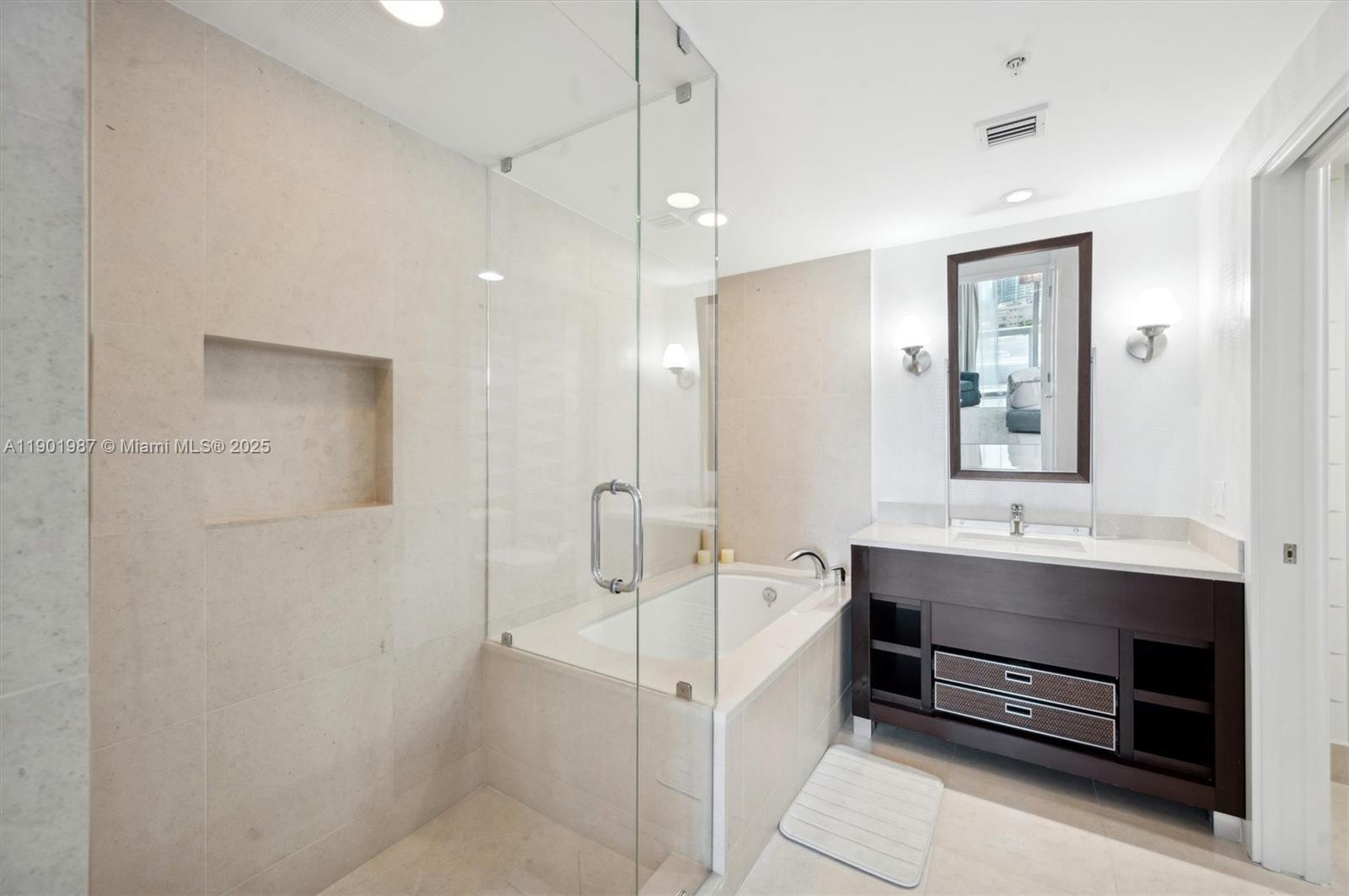 6899 Collins Ave #702 Miami Beach, FL 33141