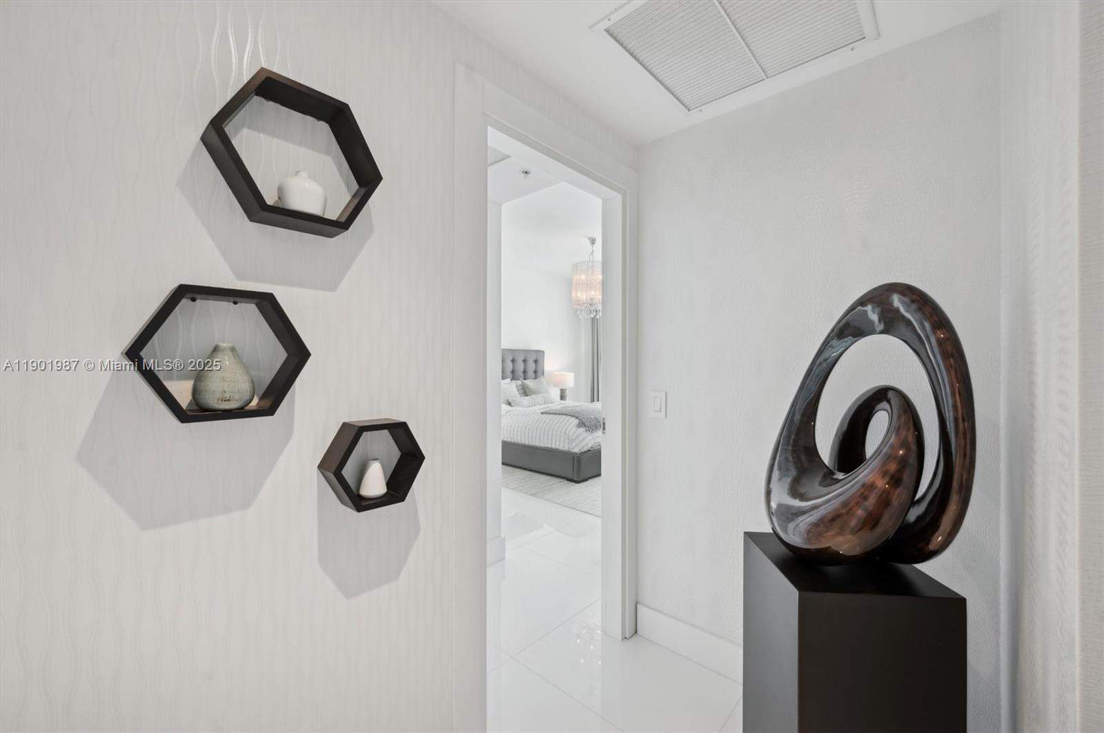 6899 Collins Ave #702 Miami Beach, FL 33141