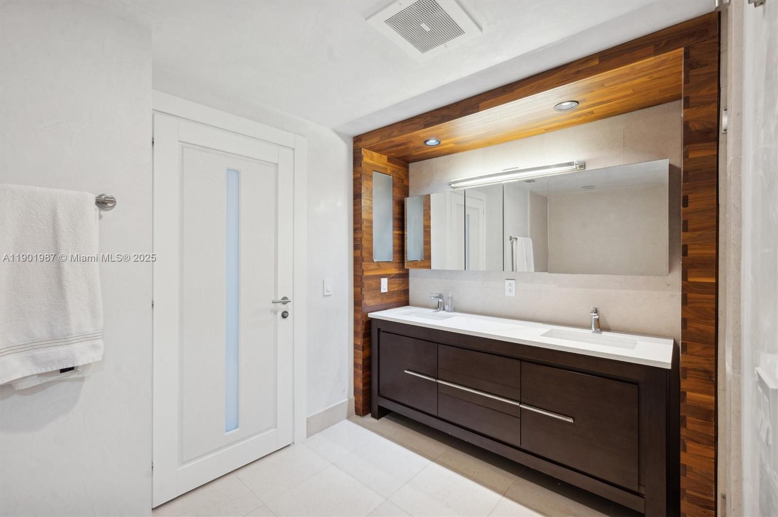 6899 Collins Ave #702 Miami Beach, FL 33141