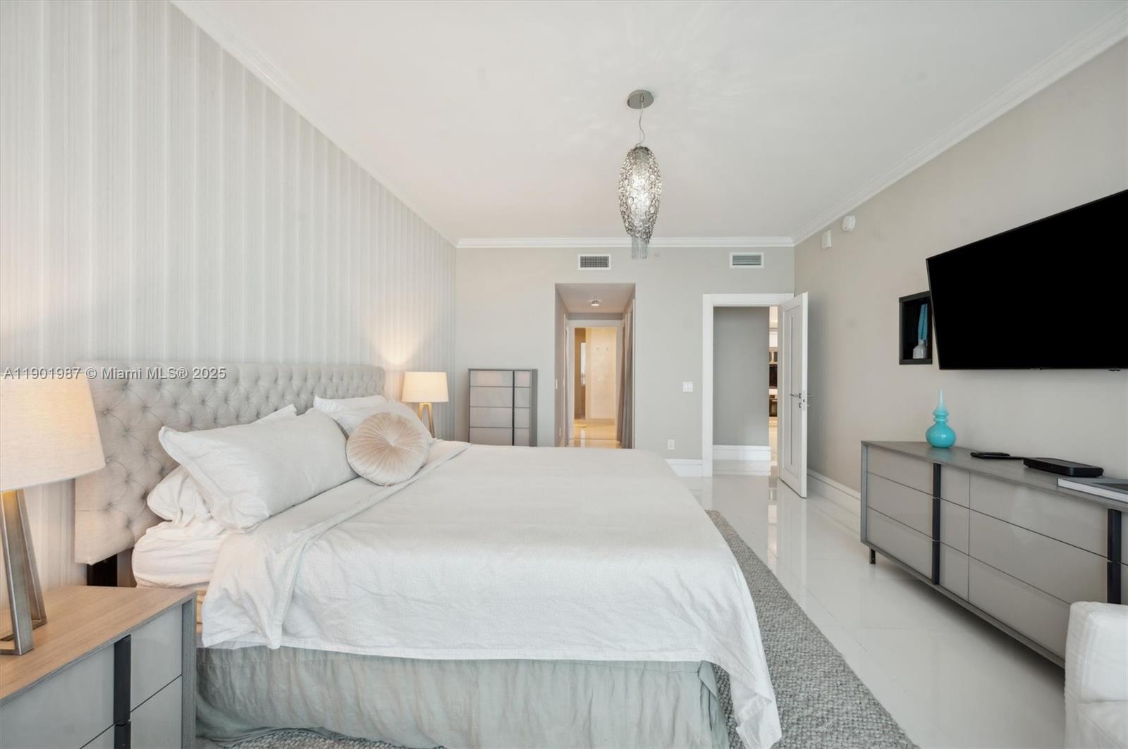 6899 Collins Ave #702 Miami Beach, FL 33141