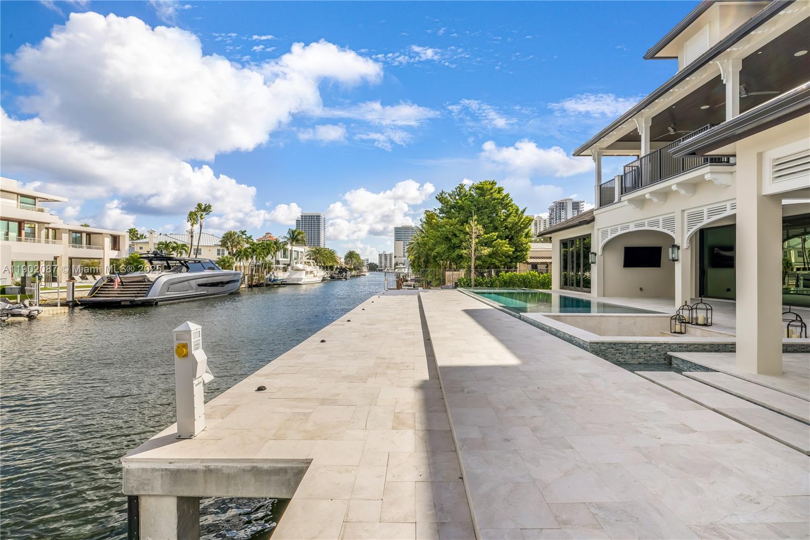 2605 Castilla Isle Fort Lauderdale, FL 33301