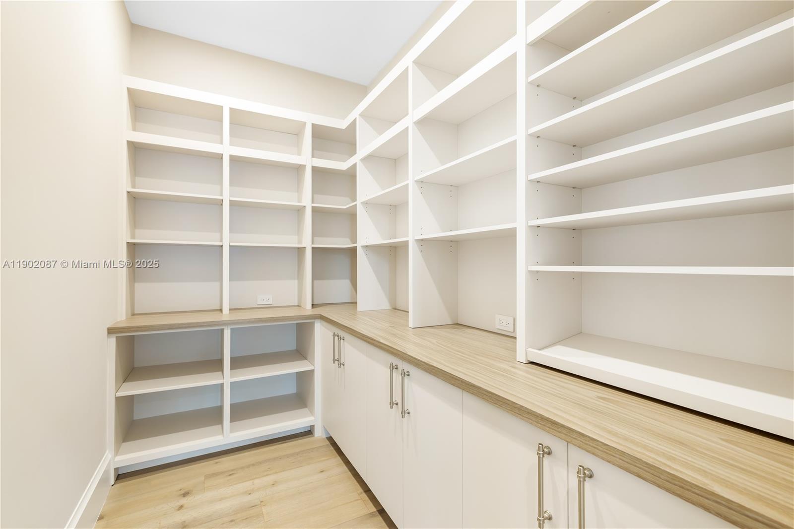 2605 Castilla Isle Fort Lauderdale, FL 33301