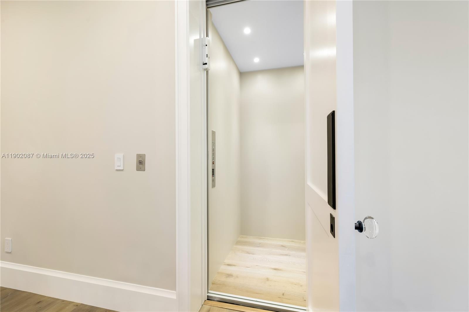 2605 Castilla Isle Fort Lauderdale, FL 33301